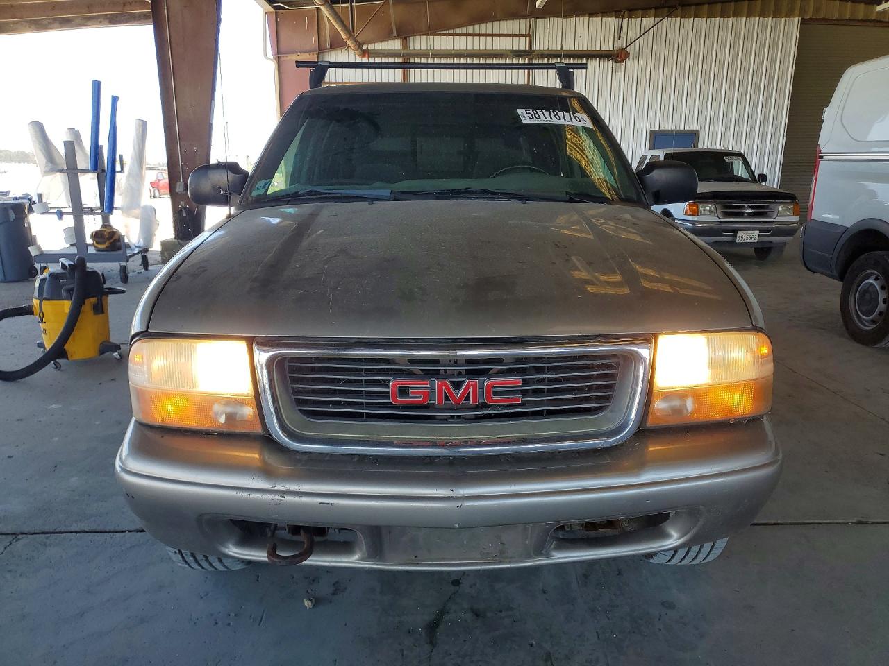 2002 Gmc Sonoma Gray vin: 1GTDT13W32K208282