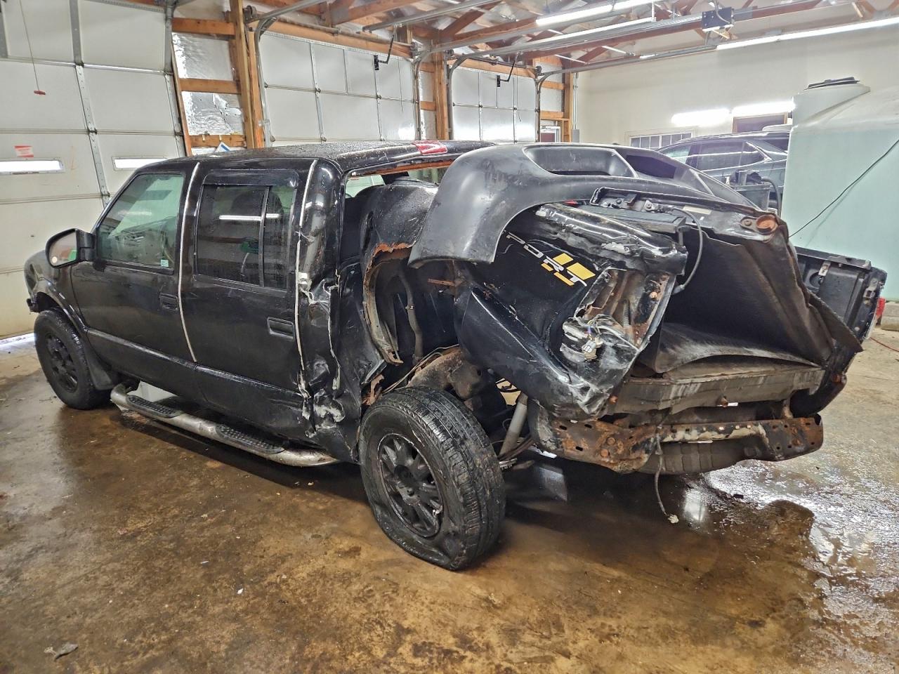2004 Gmc Sonoma Black vin: 1GTDT13X94K100857