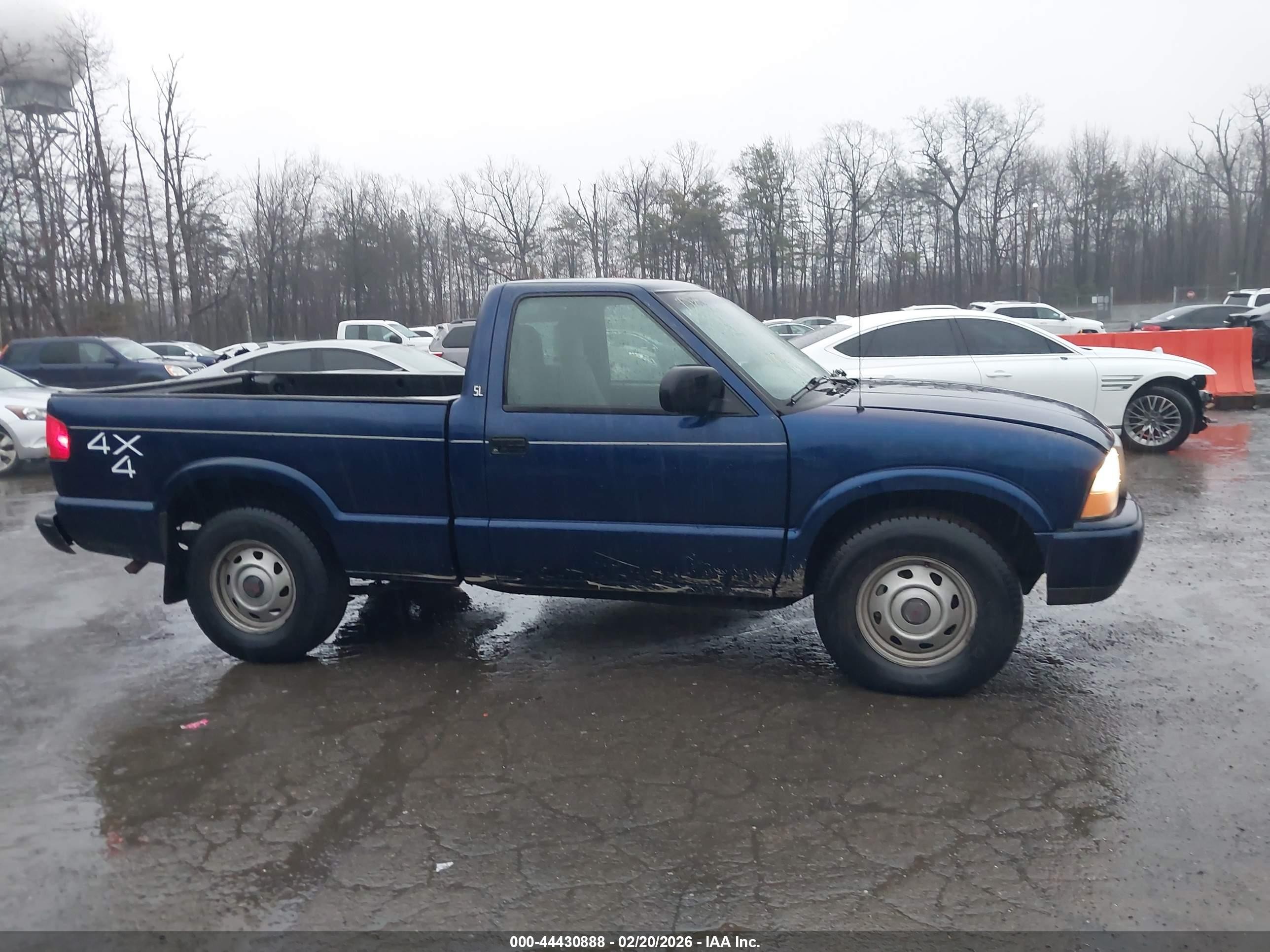 2000 Gmc Sonoma Sl Blue vin: 1GTDT14W2YK174052