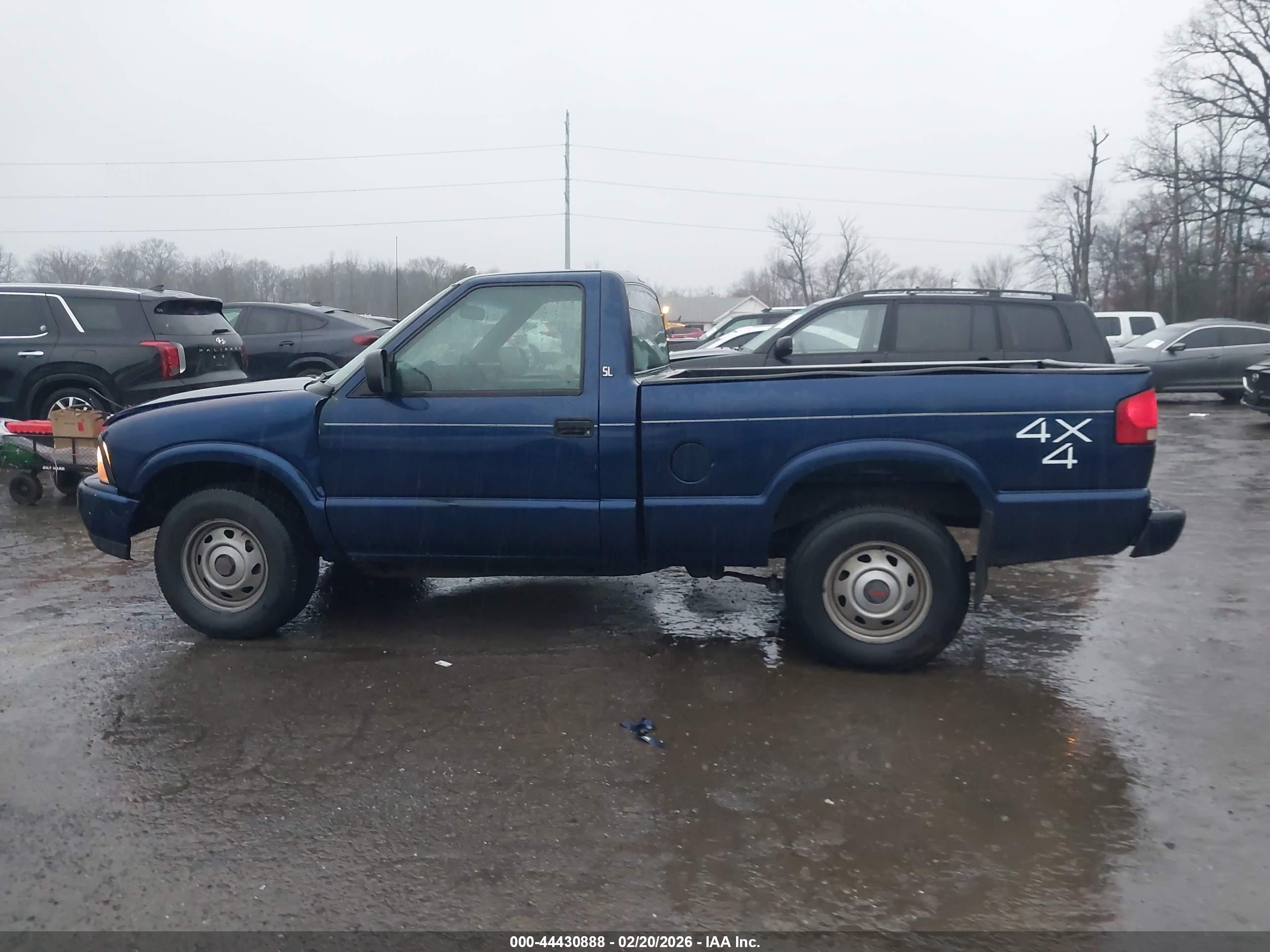 2000 Gmc Sonoma Sl Blue vin: 1GTDT14W2YK174052