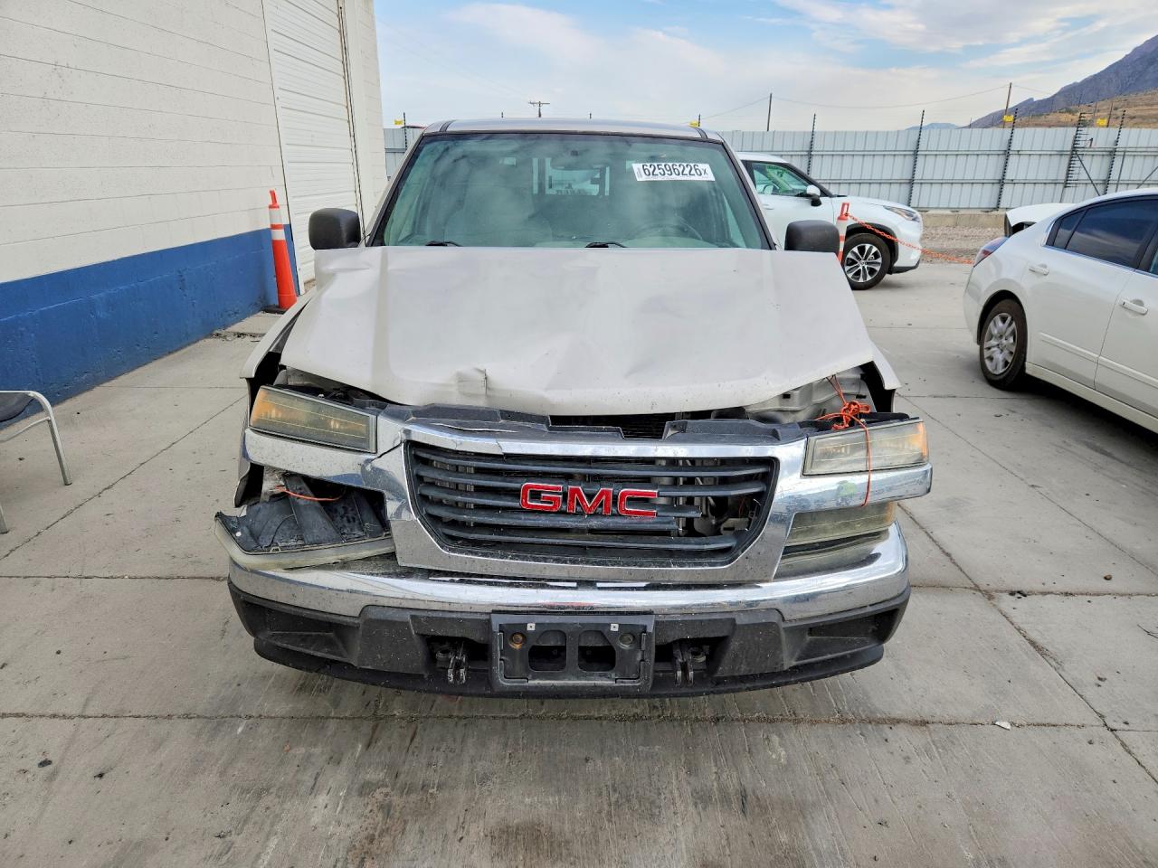 2005 Gmc Canyon Beige vin: 1GTDT198358175102