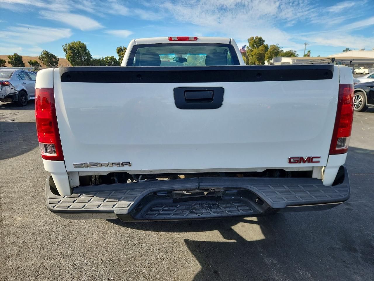 2008 Gmc Sierra C1500 White vin: 1GTEC14C58Z305444