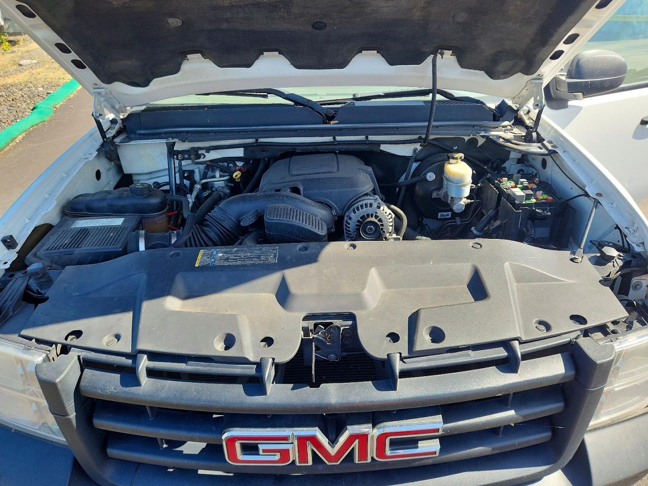 2008 Gmc Sierra C1500 White vin: 1GTEC14C68Z167641