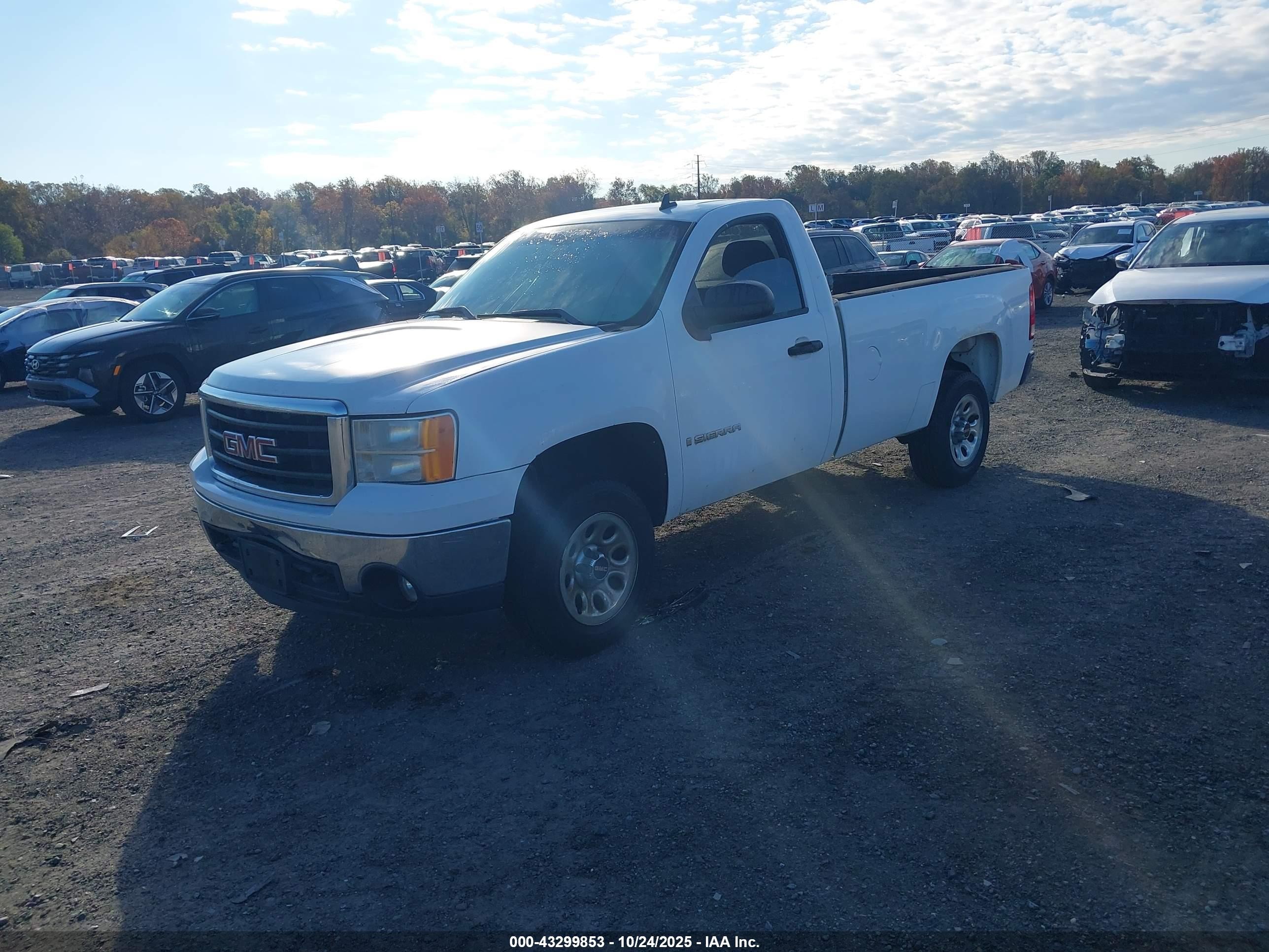 2007 Gmc Sierra 1500 Work Truck White vin: 1GTEC14CX7E594438