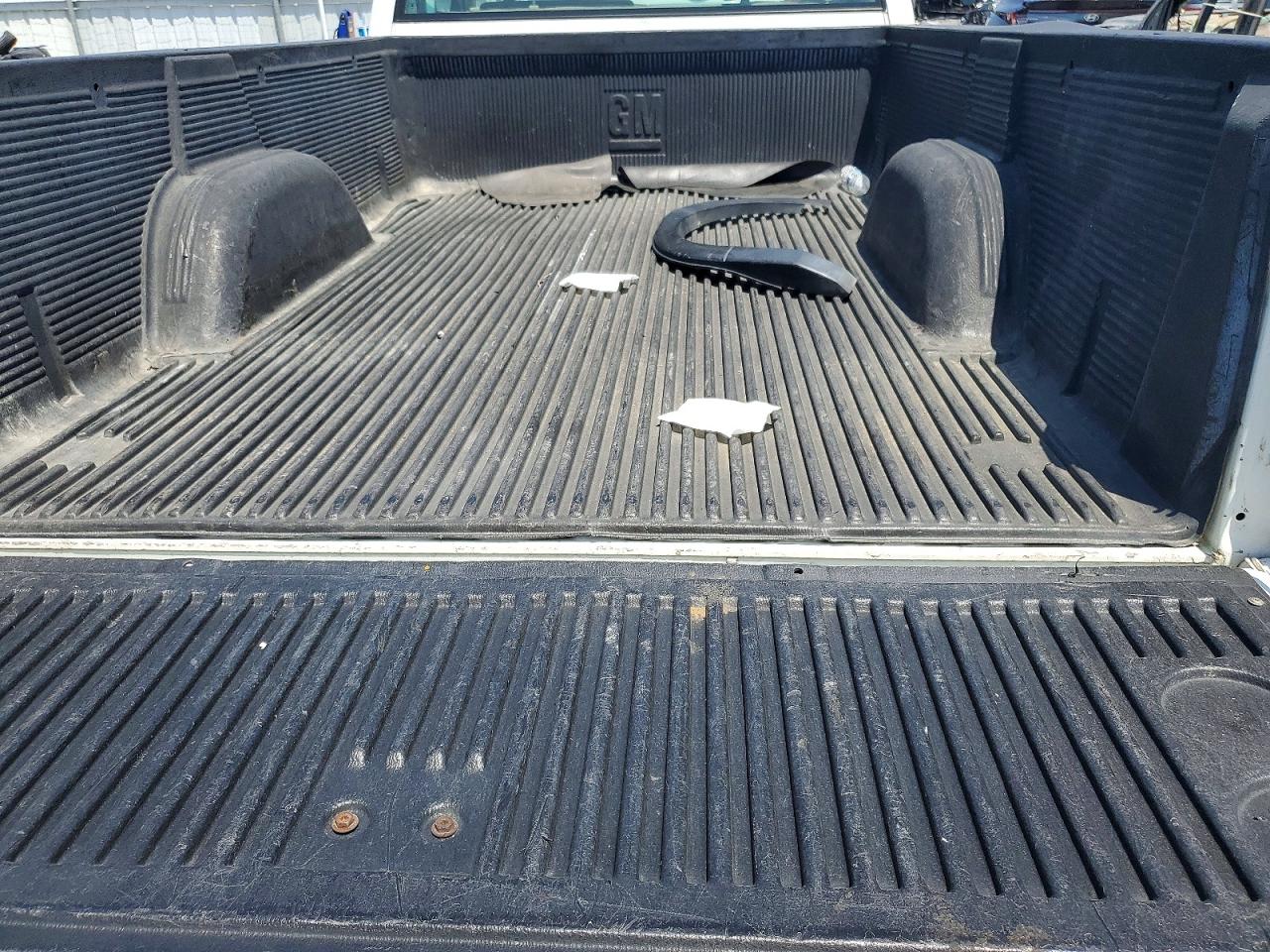 1993 Gmc Sierra C1500 White vin: 1GTEC14H1PZ524346