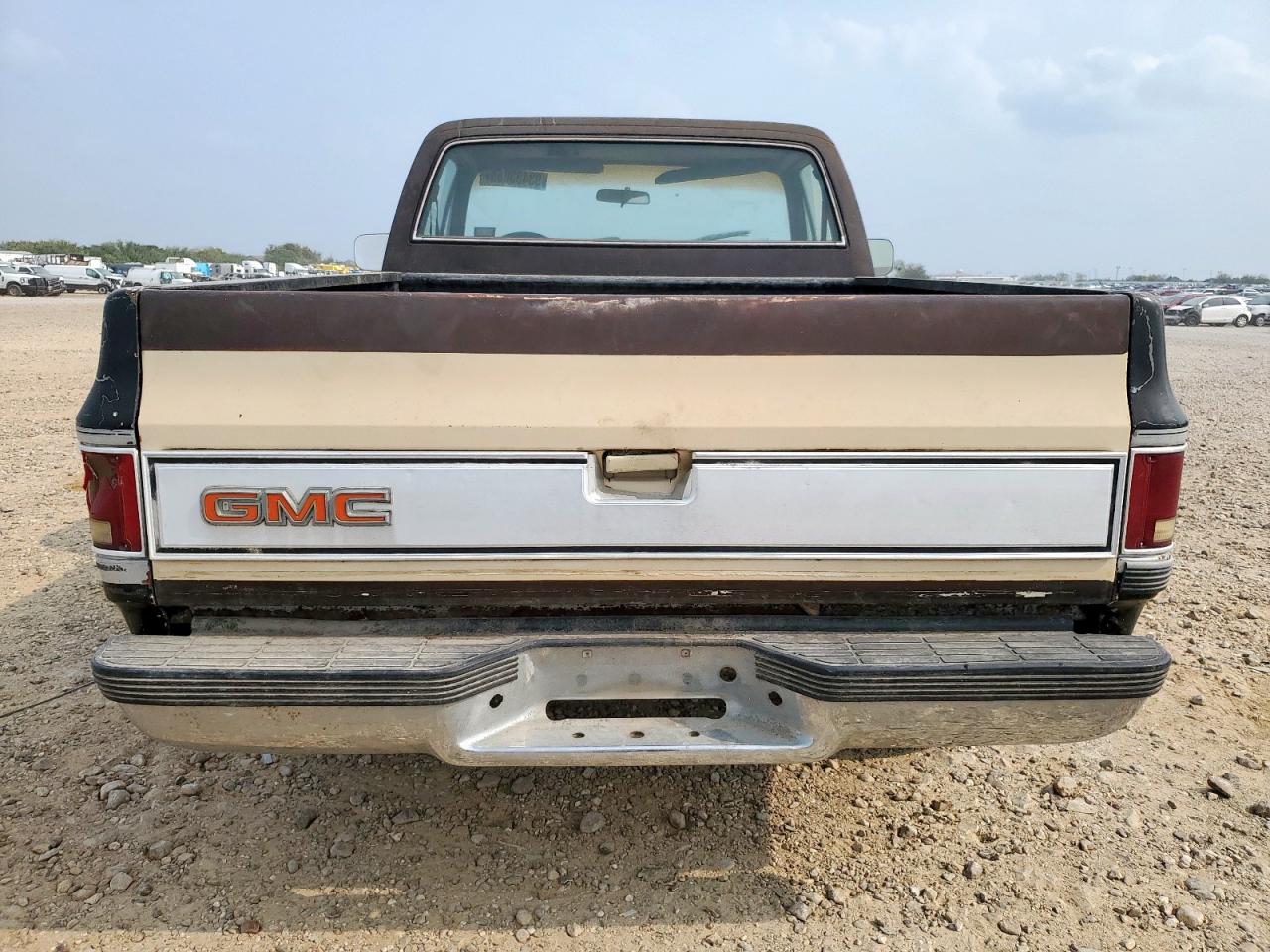 1985 Gmc C1500 Two Tone vin: 1GTEC14H2FS525545