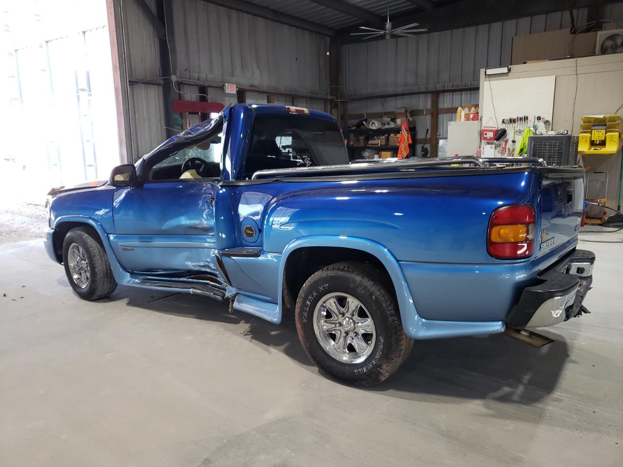 2003 Gmc New Sierra C1500   Blue vin: 1GTEC14T03Z123773