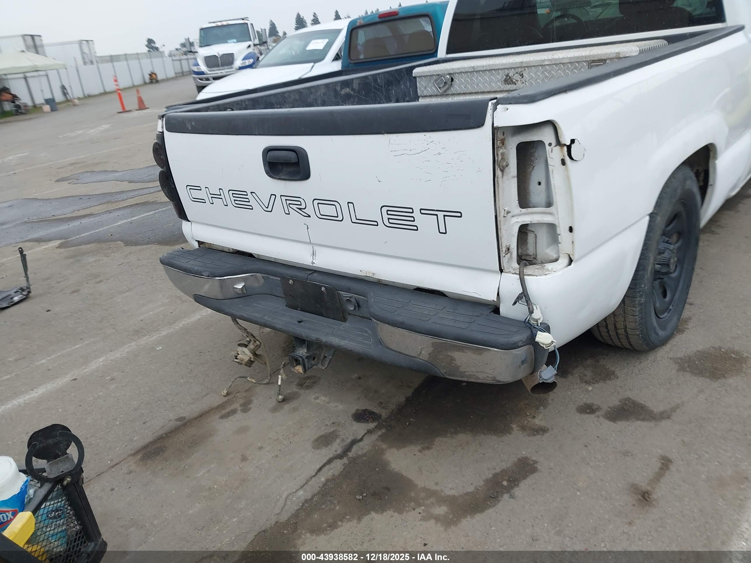 2004 Gmc Sierra 1500 Sle White vin: 1GTEC14T04Z153342