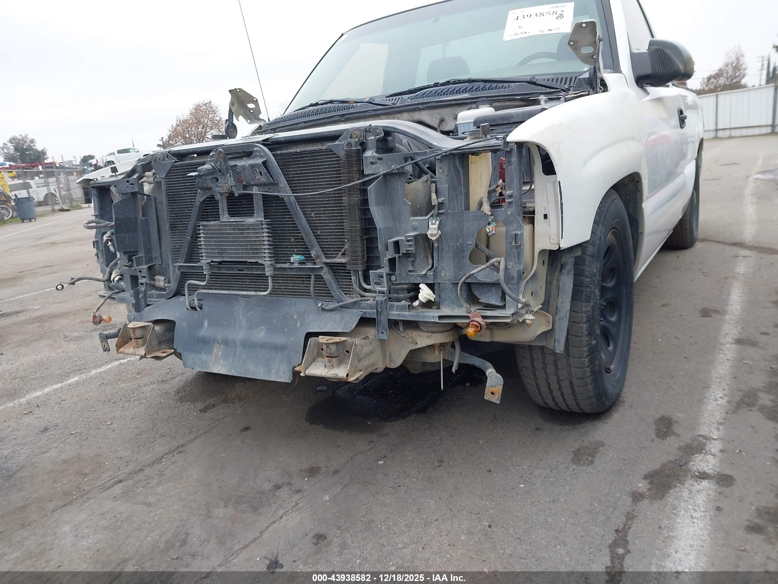 2004 Gmc Sierra 1500 Sle White vin: 1GTEC14T04Z153342
