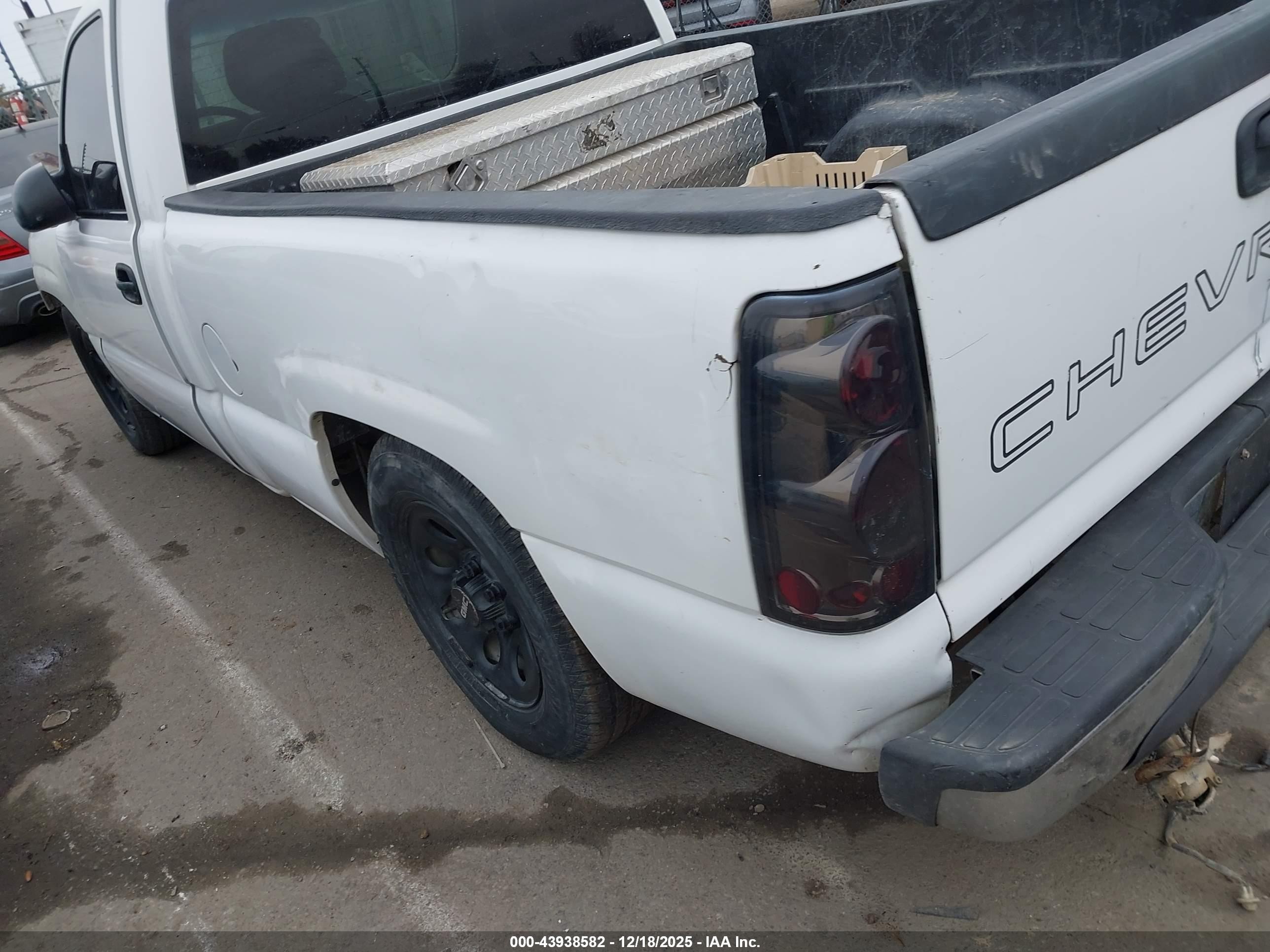 2004 Gmc Sierra 1500 Sle White vin: 1GTEC14T04Z153342