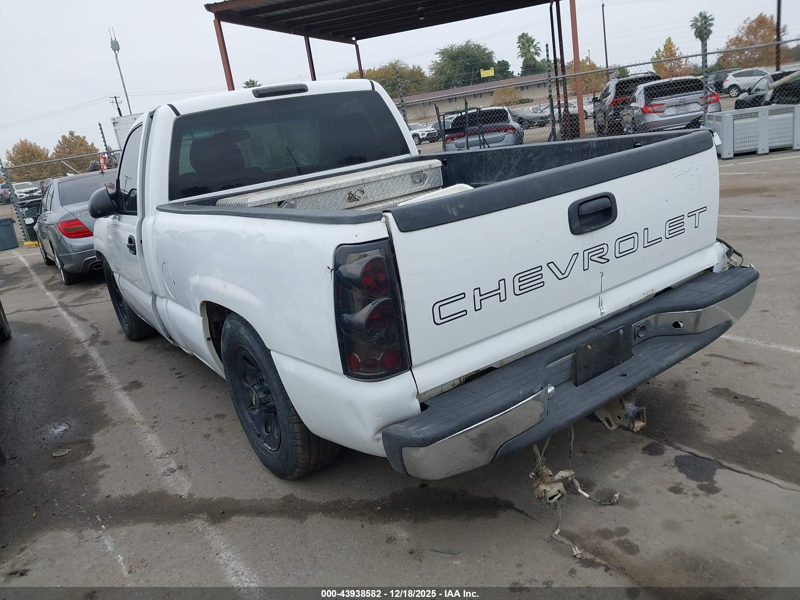 2004 Gmc Sierra 1500 Sle White vin: 1GTEC14T04Z153342