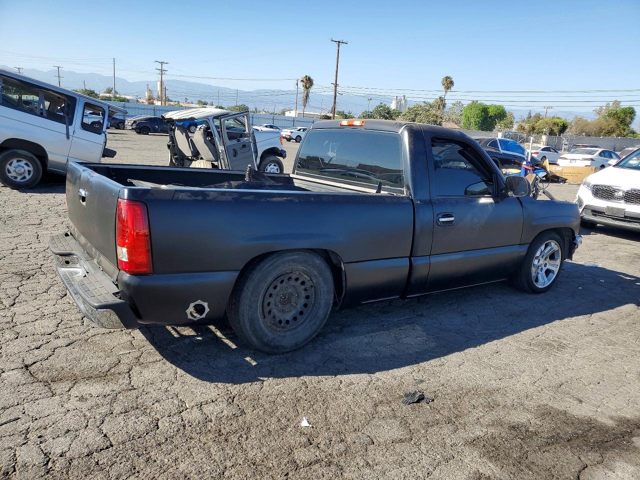 2000 Gmc New Sierra C1500 Black vin: 1GTEC14T3YZ243977