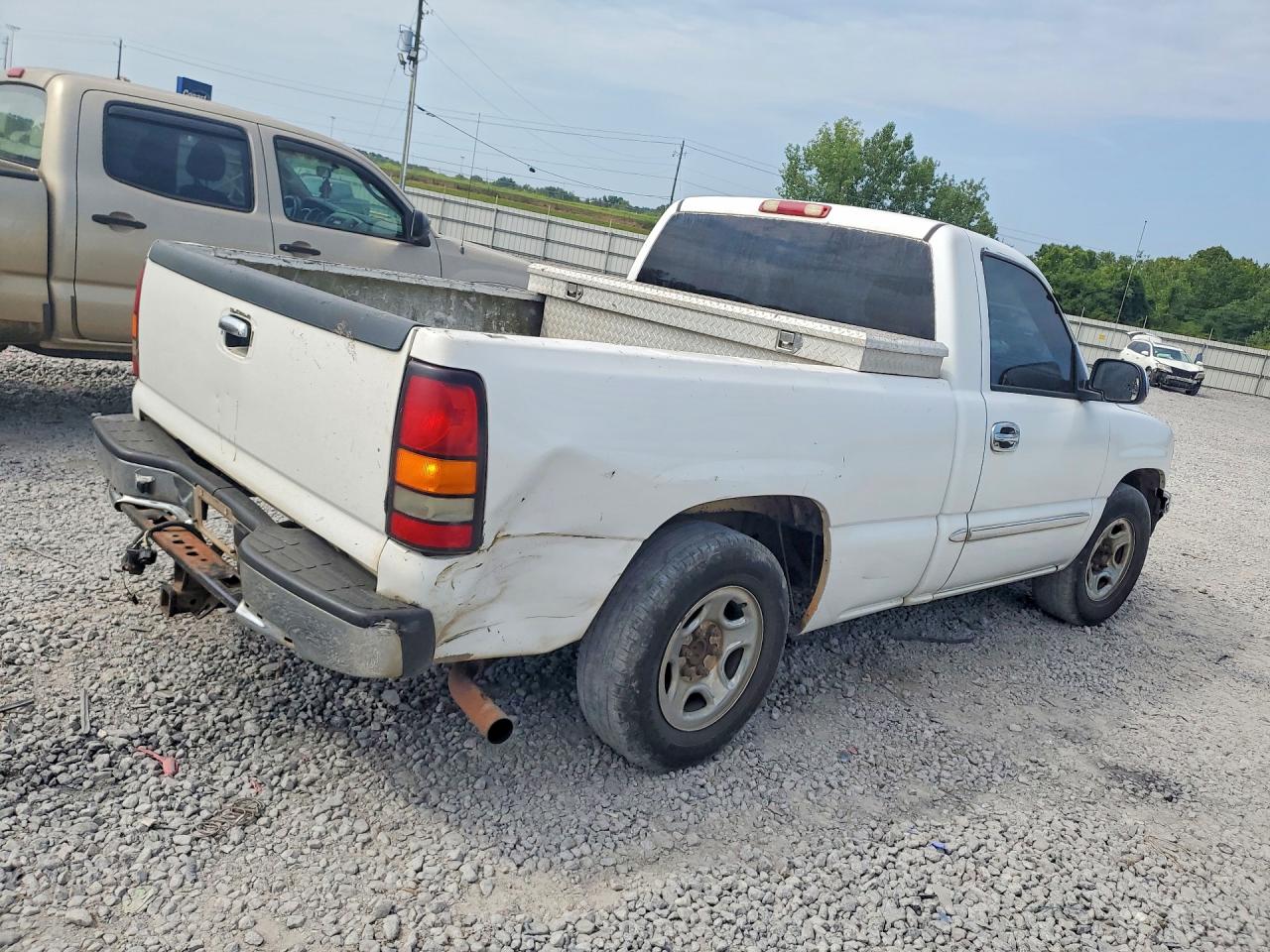 2004 Gmc New Sierra C1500 White vin: 1GTEC14T64Z106123