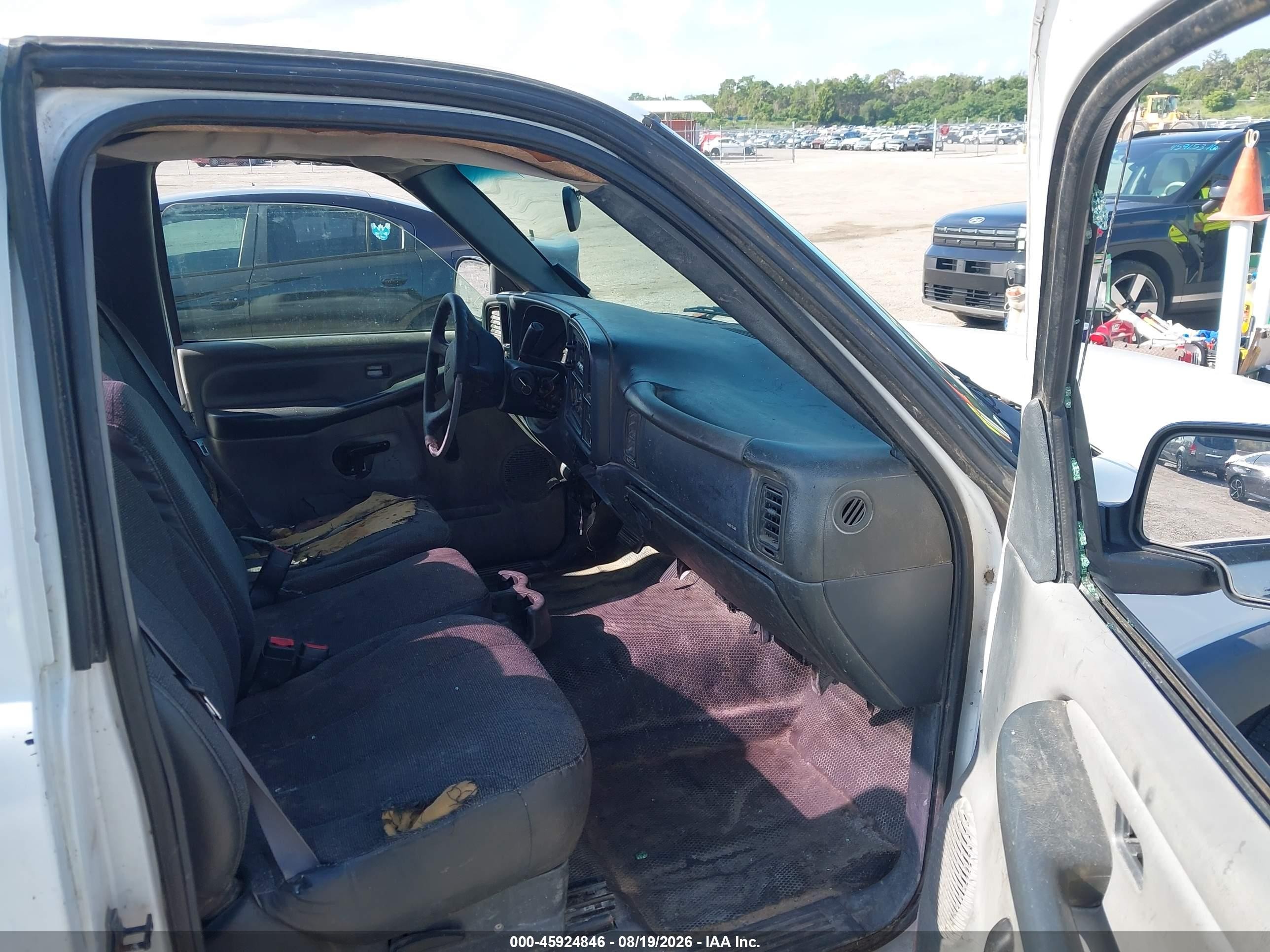 2002 Gmc Sierra 1500 Standard White vin: 1GTEC14V02Z900792