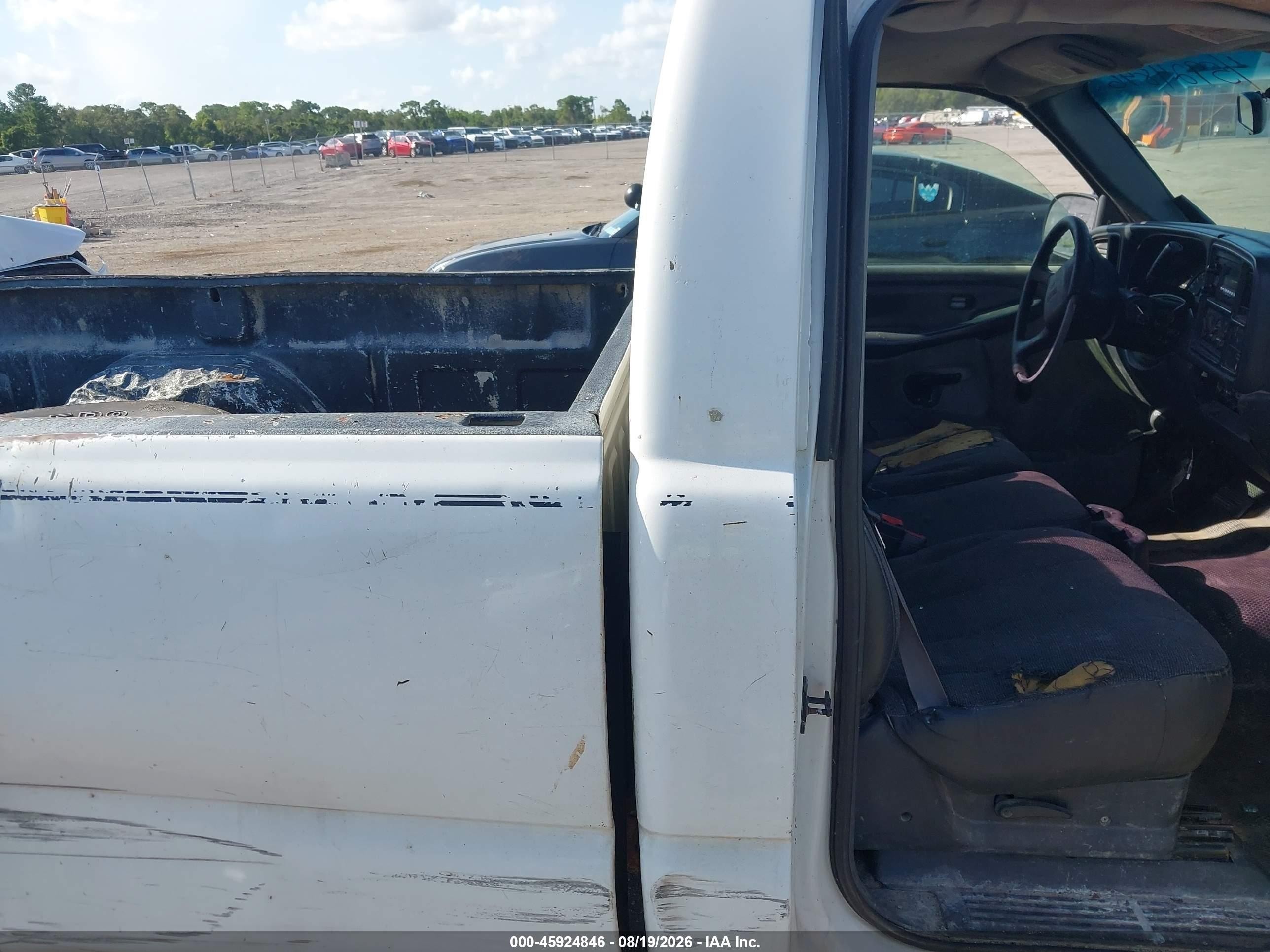 2002 Gmc Sierra 1500 Standard White vin: 1GTEC14V02Z900792