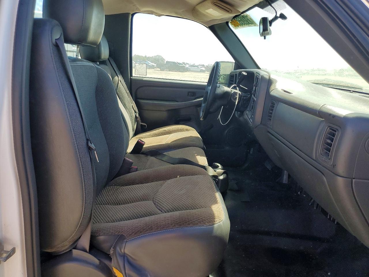 2005 Gmc New Sierra C1500 White vin: 1GTEC14V15Z900403