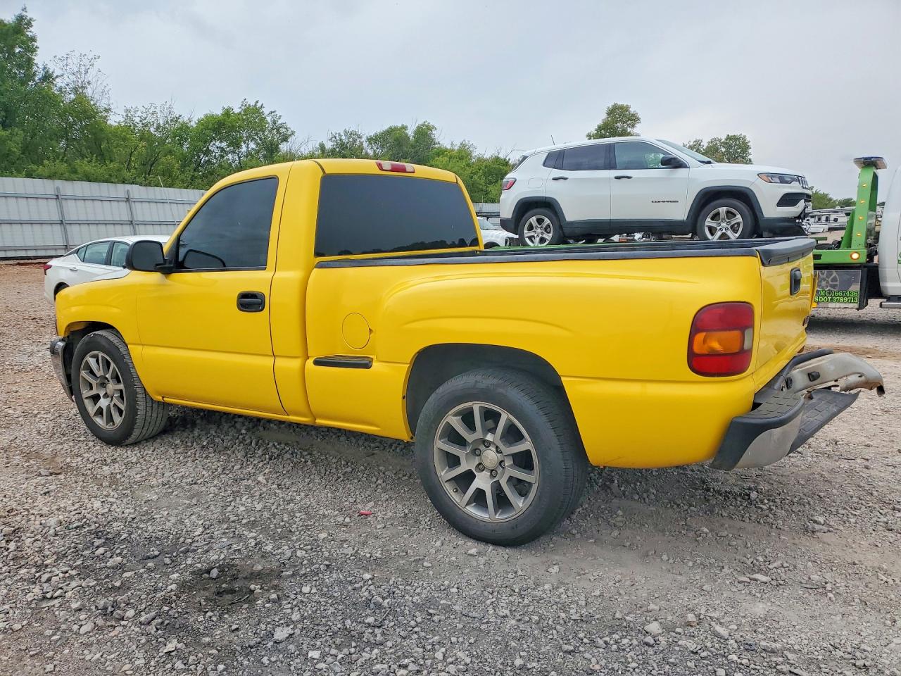 2002 Gmc New Sierra C1500 Yellow vin: 1GTEC14V22Z298008