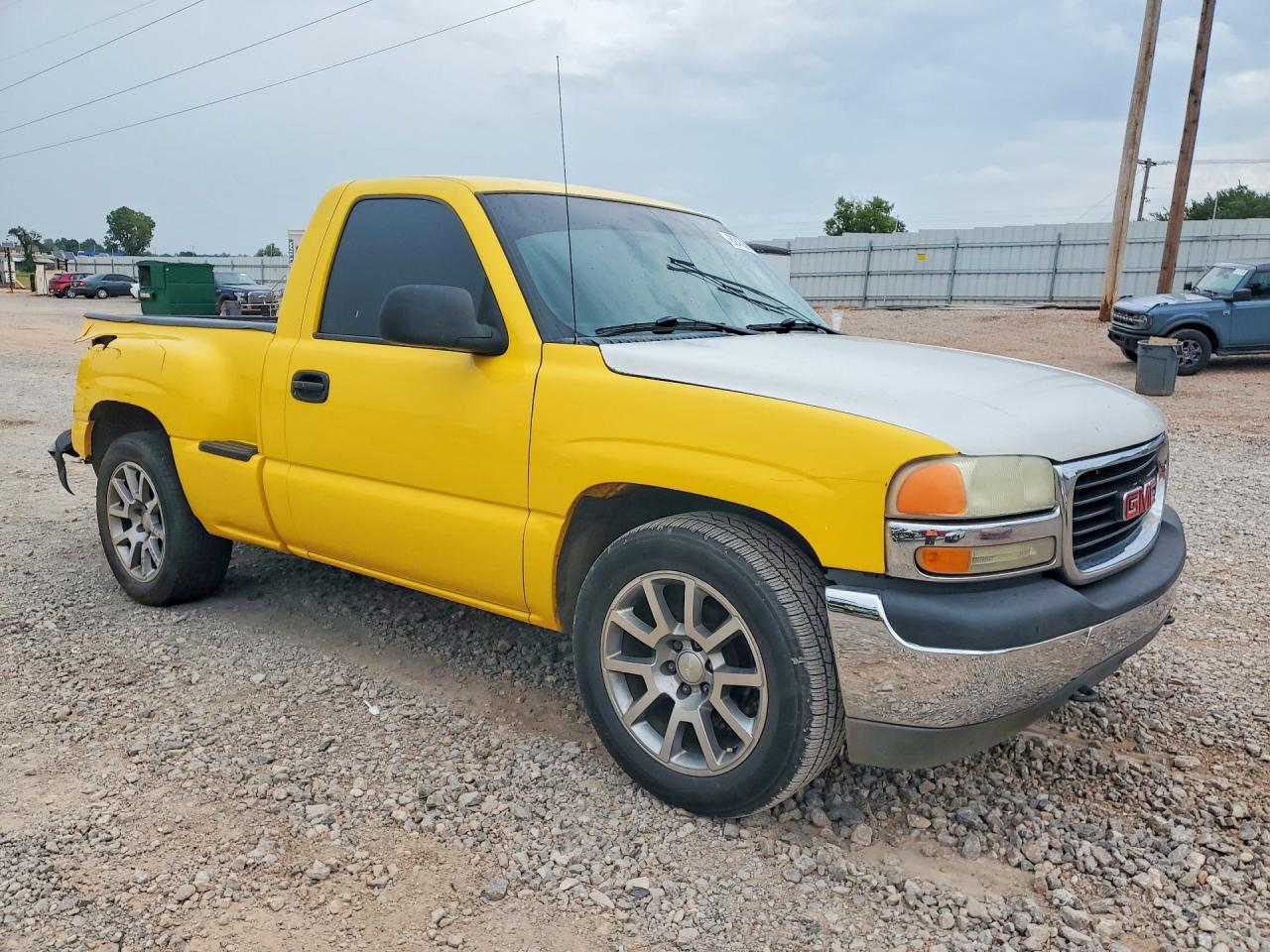 2002 Gmc New Sierra C1500 Yellow vin: 1GTEC14V22Z298008