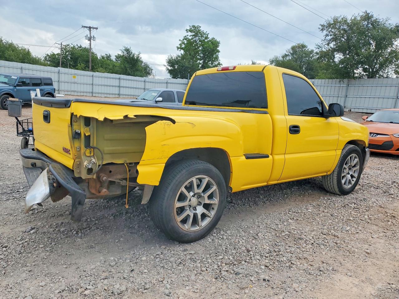 2002 Gmc New Sierra C1500 Yellow vin: 1GTEC14V22Z298008