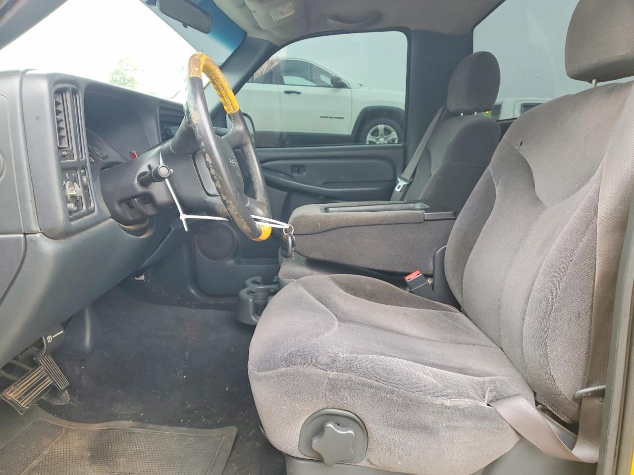 2002 Gmc New Sierra C1500 Yellow vin: 1GTEC14V22Z298008