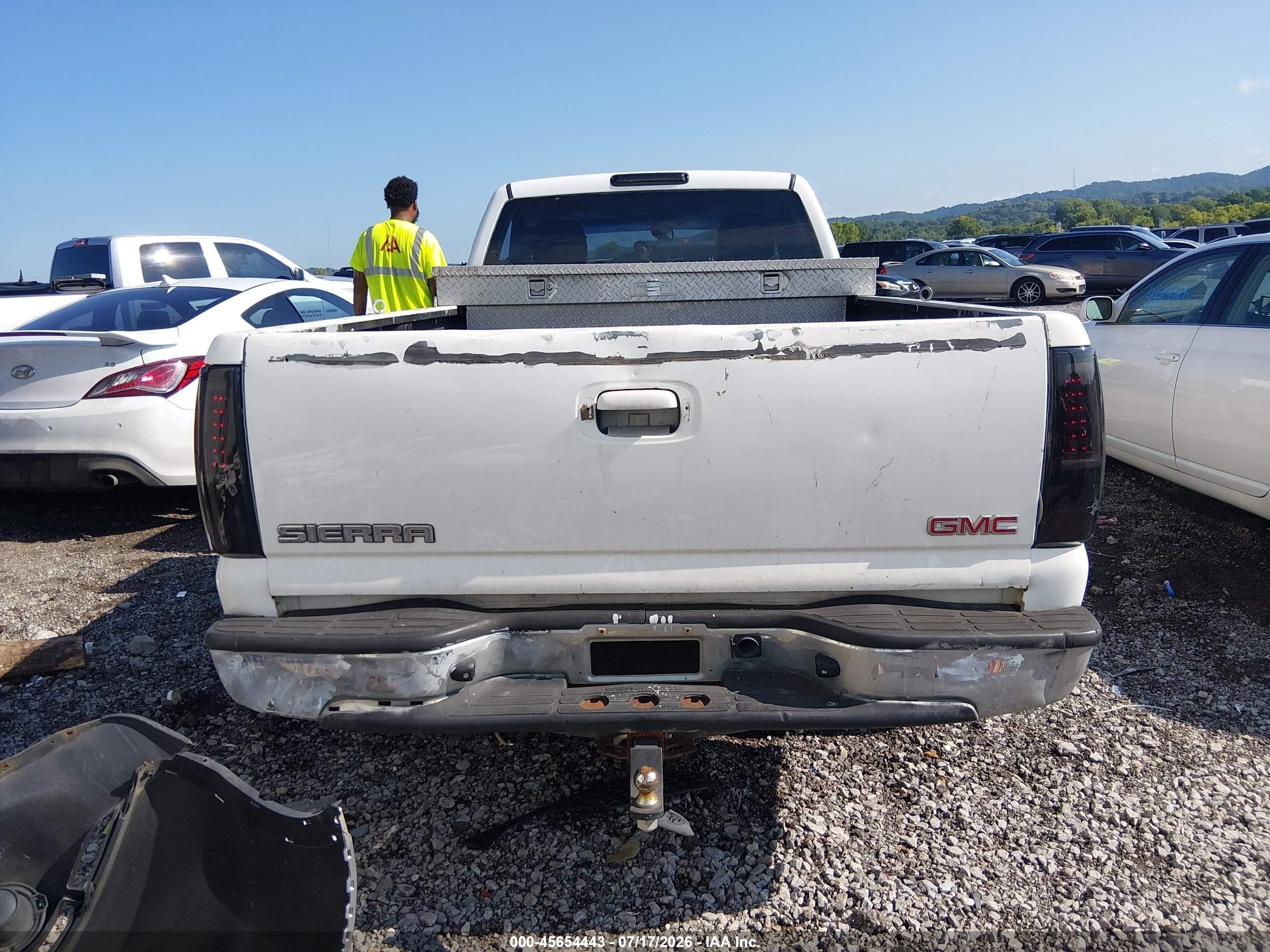 2003 Gmc Sierra 1500 Work Truck White vin: 1GTEC14V23Z900276