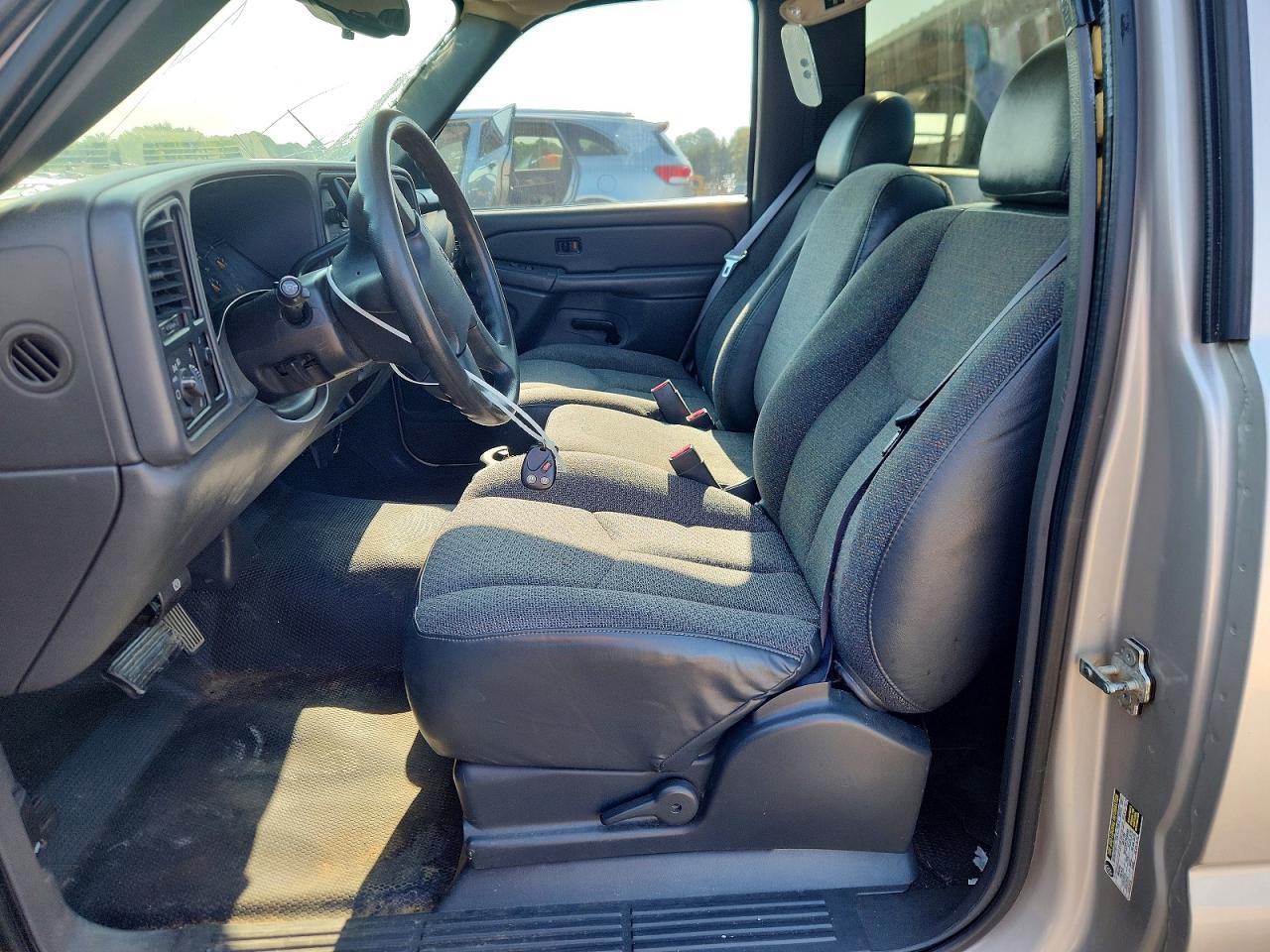 2004 Gmc New Sierra C1500 Silver vin: 1GTEC14V24Z264959