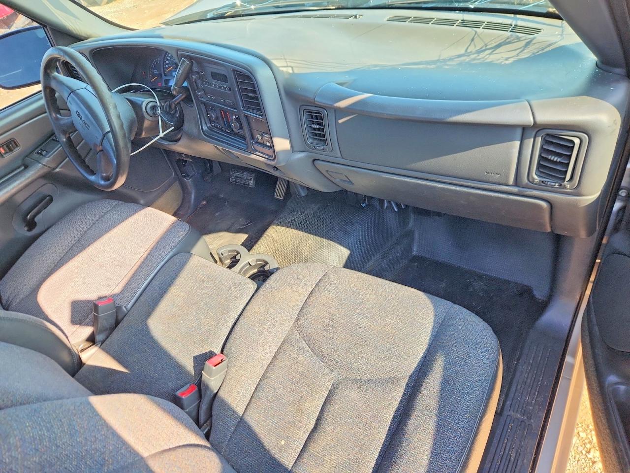 2004 Gmc New Sierra C1500 Silver vin: 1GTEC14V24Z264959