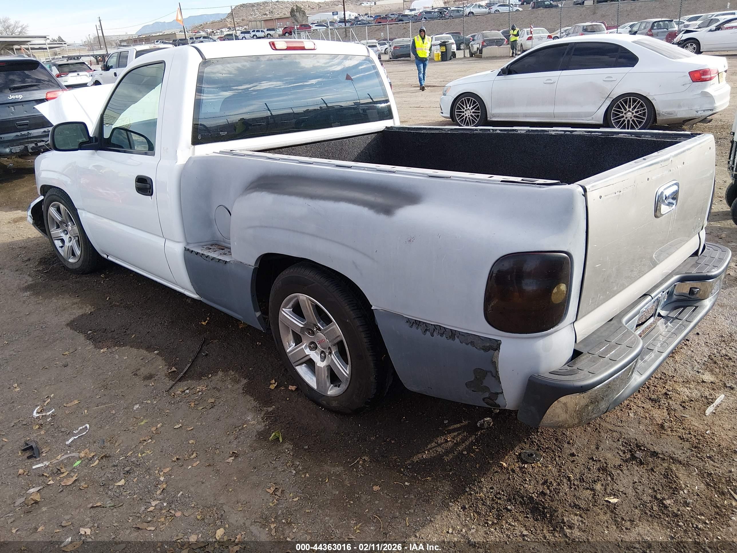 2002 Gmc Sierra 1500 Sl White vin: 1GTEC14V42Z195334