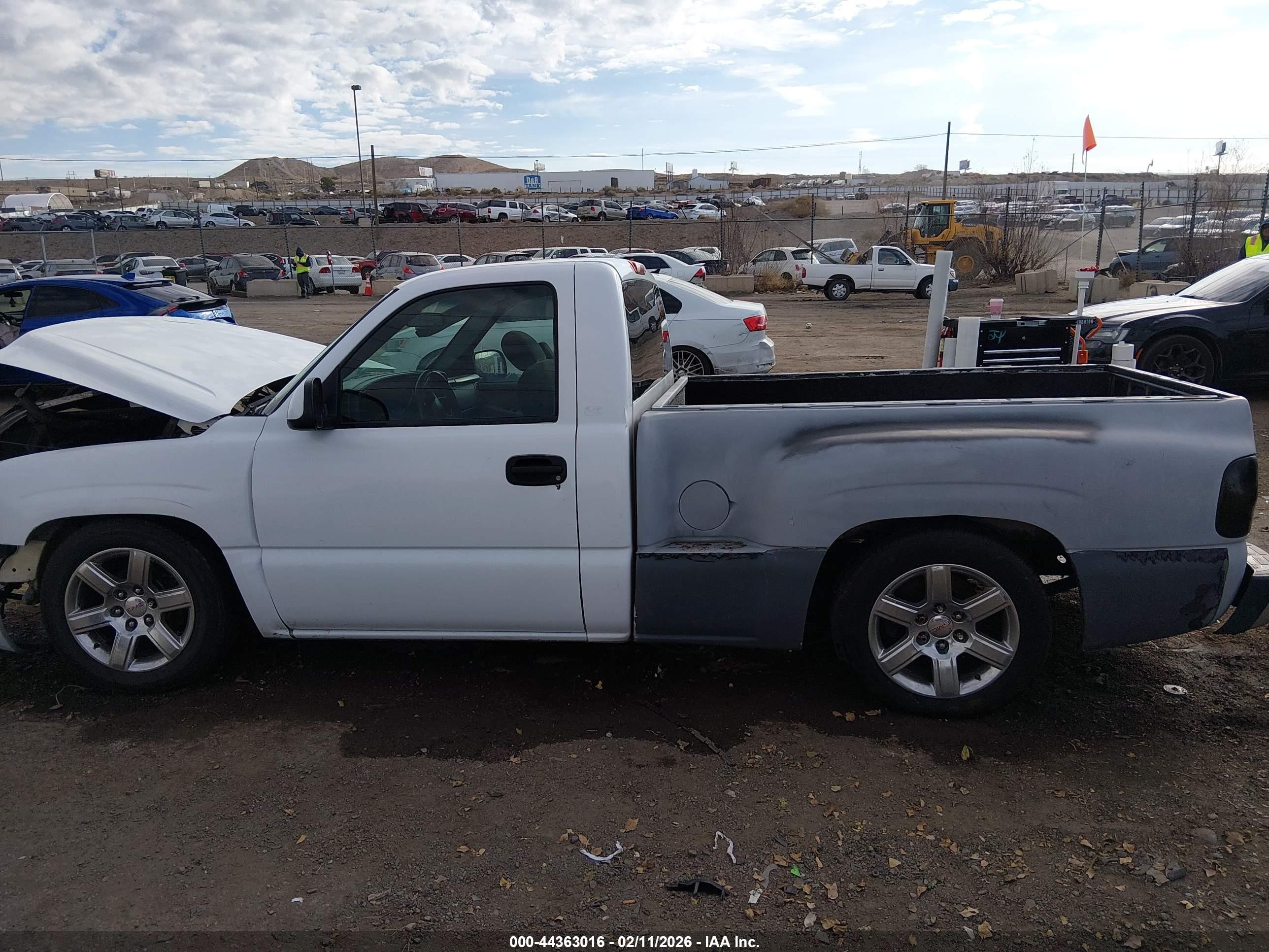 2002 Gmc Sierra 1500 Sl White vin: 1GTEC14V42Z195334