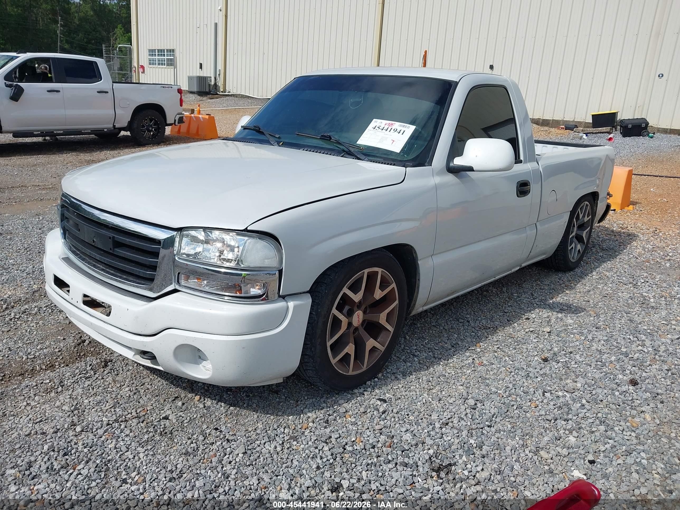 2003 Gmc Sierra 1500   White vin: 1GTEC14V53Z341127