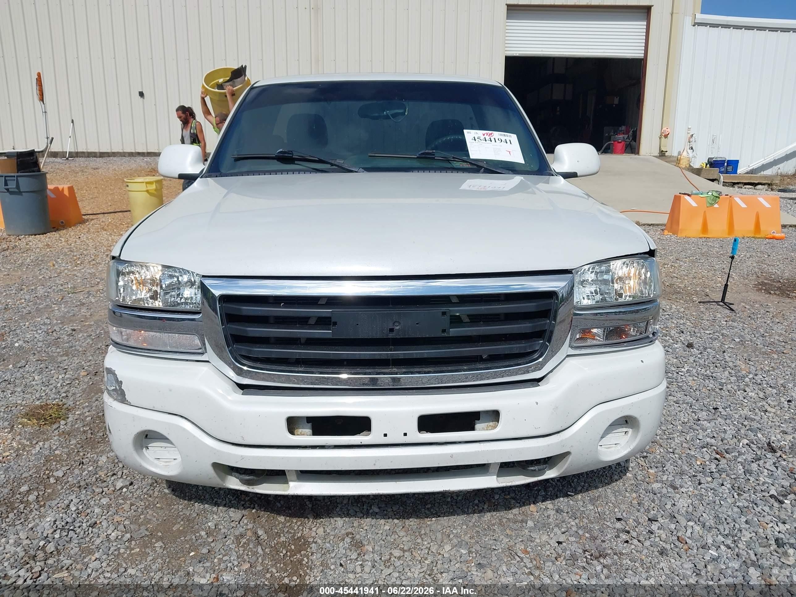 2003 Gmc Sierra 1500   White vin: 1GTEC14V53Z341127