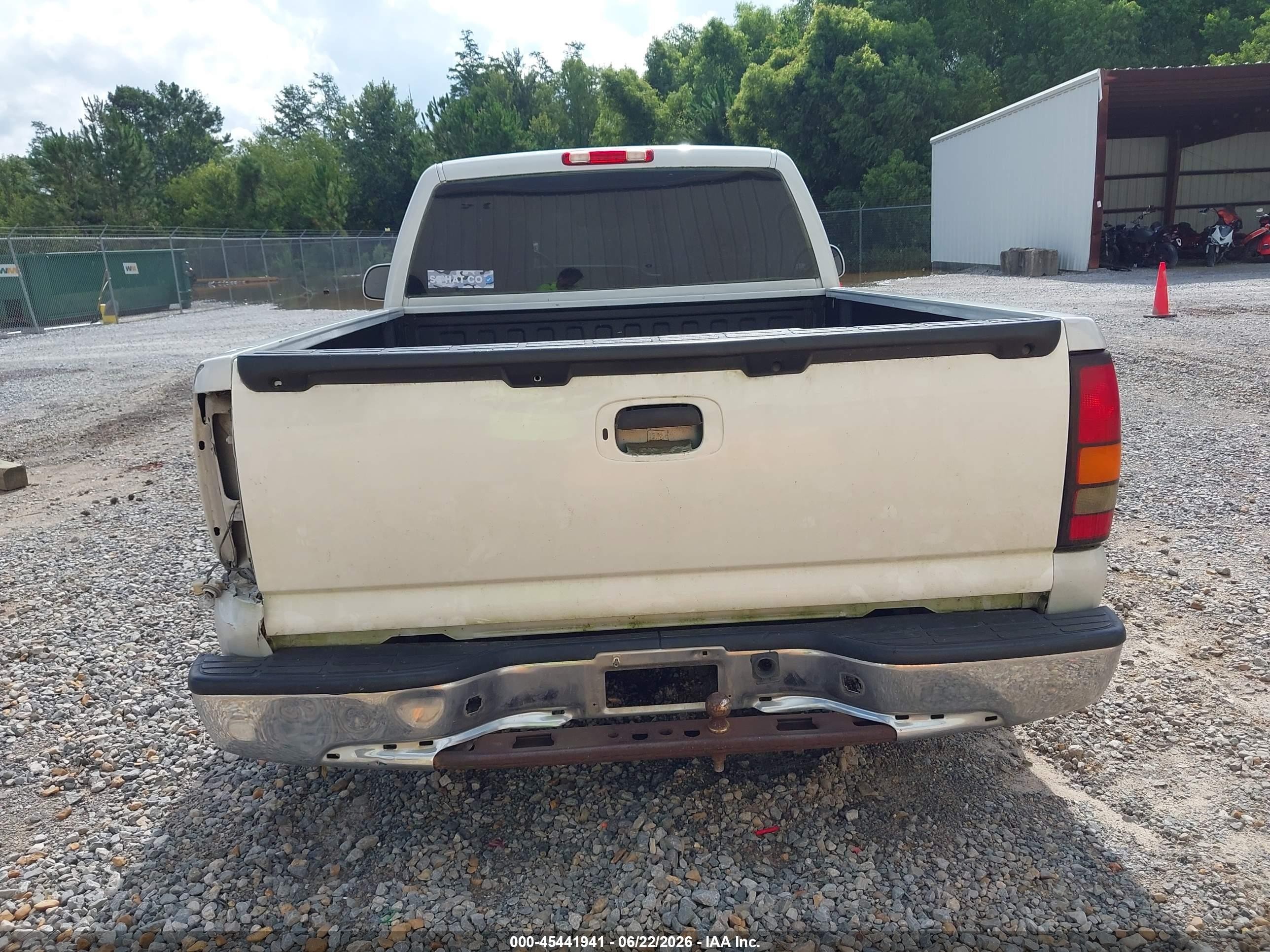 2003 Gmc Sierra 1500   White vin: 1GTEC14V53Z341127
