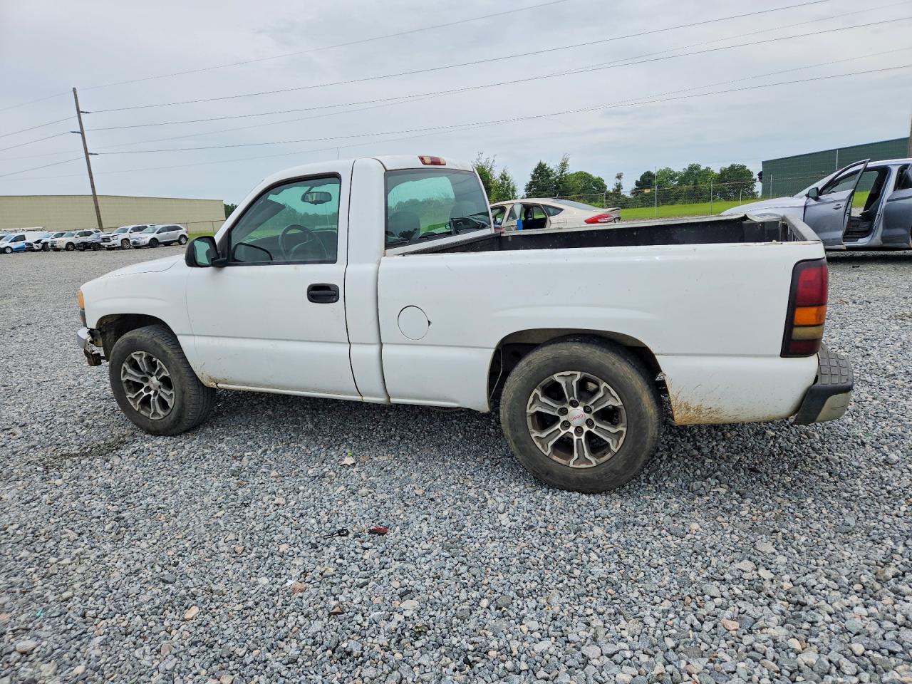2004 Gmc New Sierra C1500 White vin: 1GTEC14V54Z244687