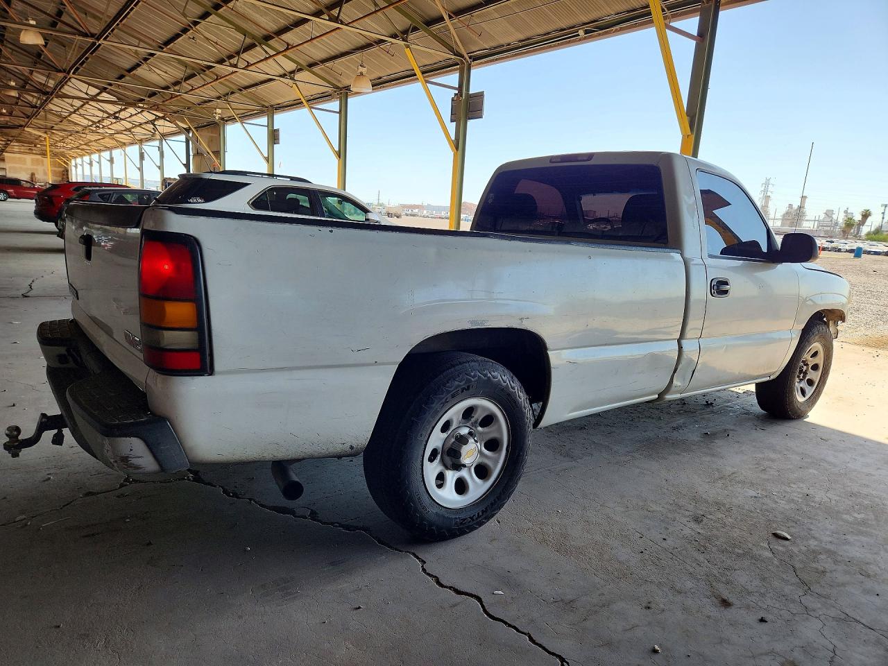 2005 Gmc New Sierra C1500 White vin: 1GTEC14V55Z900467