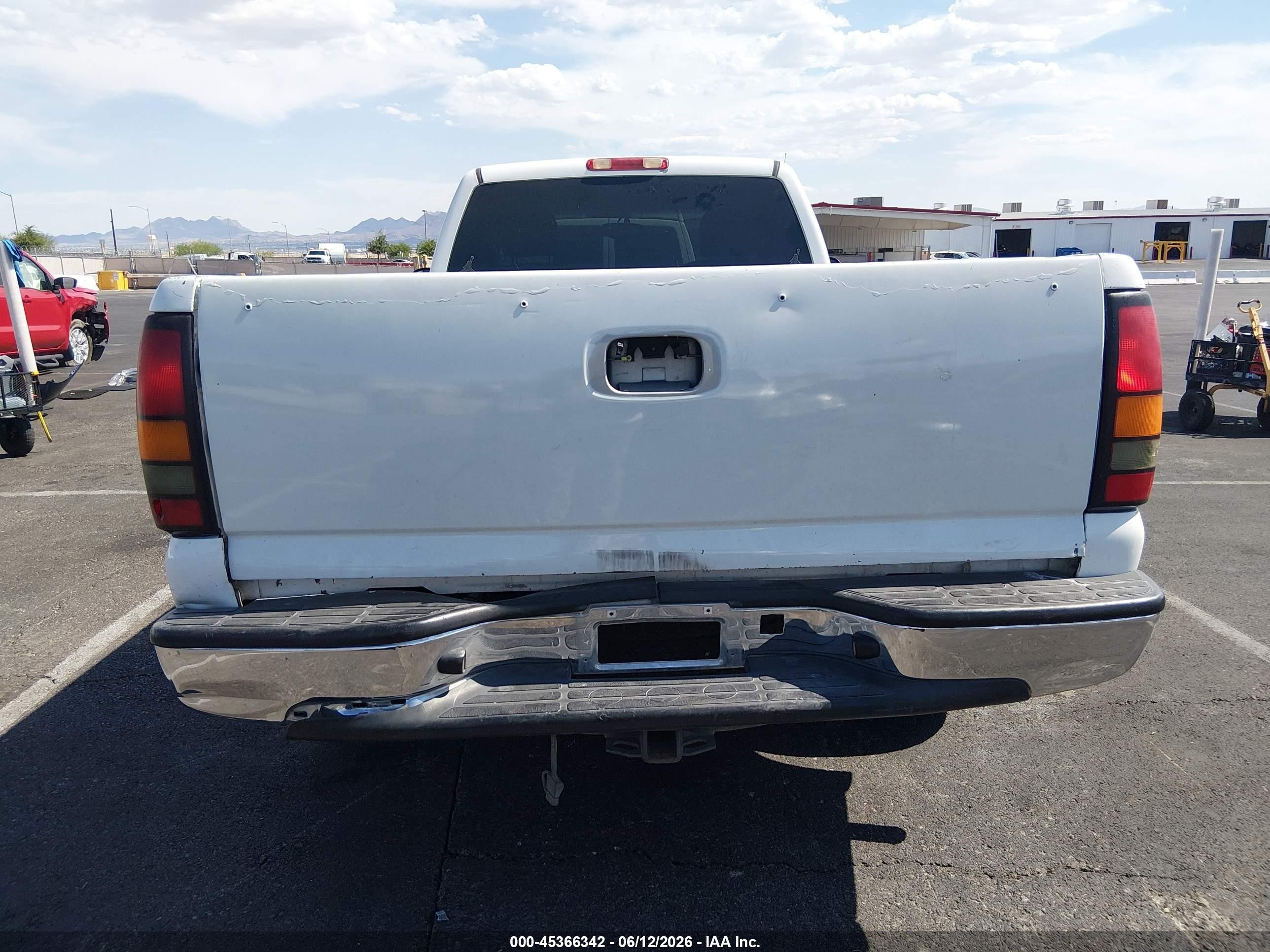 2005 Gmc Sierra 1500 Work Truck White vin: 1GTEC14V65Z900672