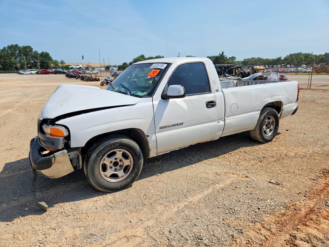 1999 Gmc New Sierra C1500 White vin: 1GTEC14V6XE548381