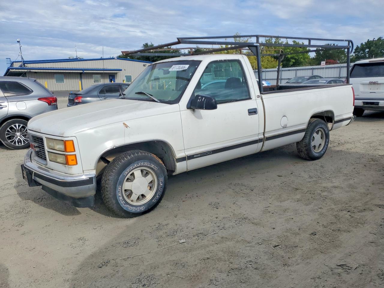 1997 Gmc Sierra C1500 White vin: 1GTEC14W0VZ508716