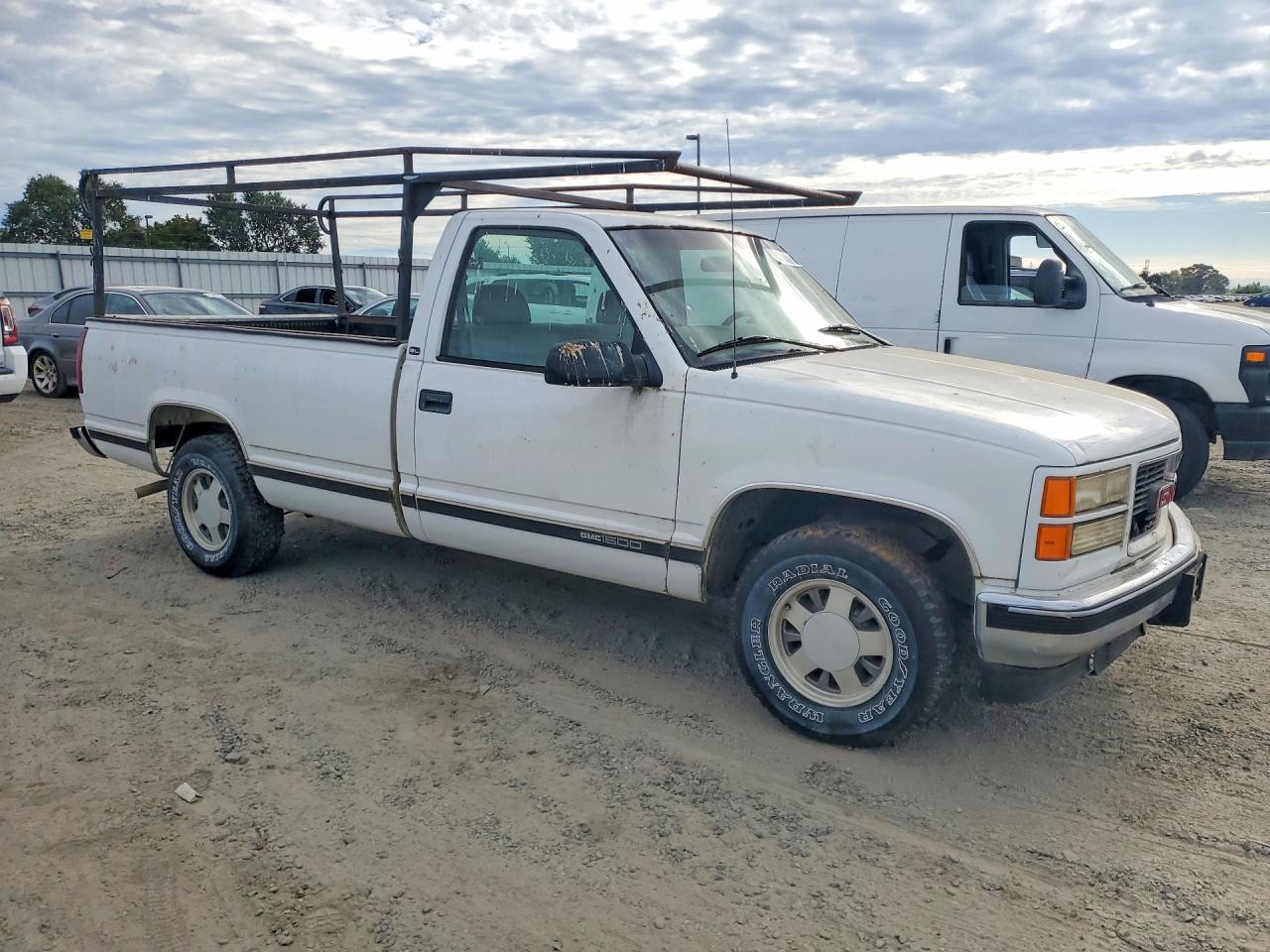 1997 Gmc Sierra C1500 White vin: 1GTEC14W0VZ508716