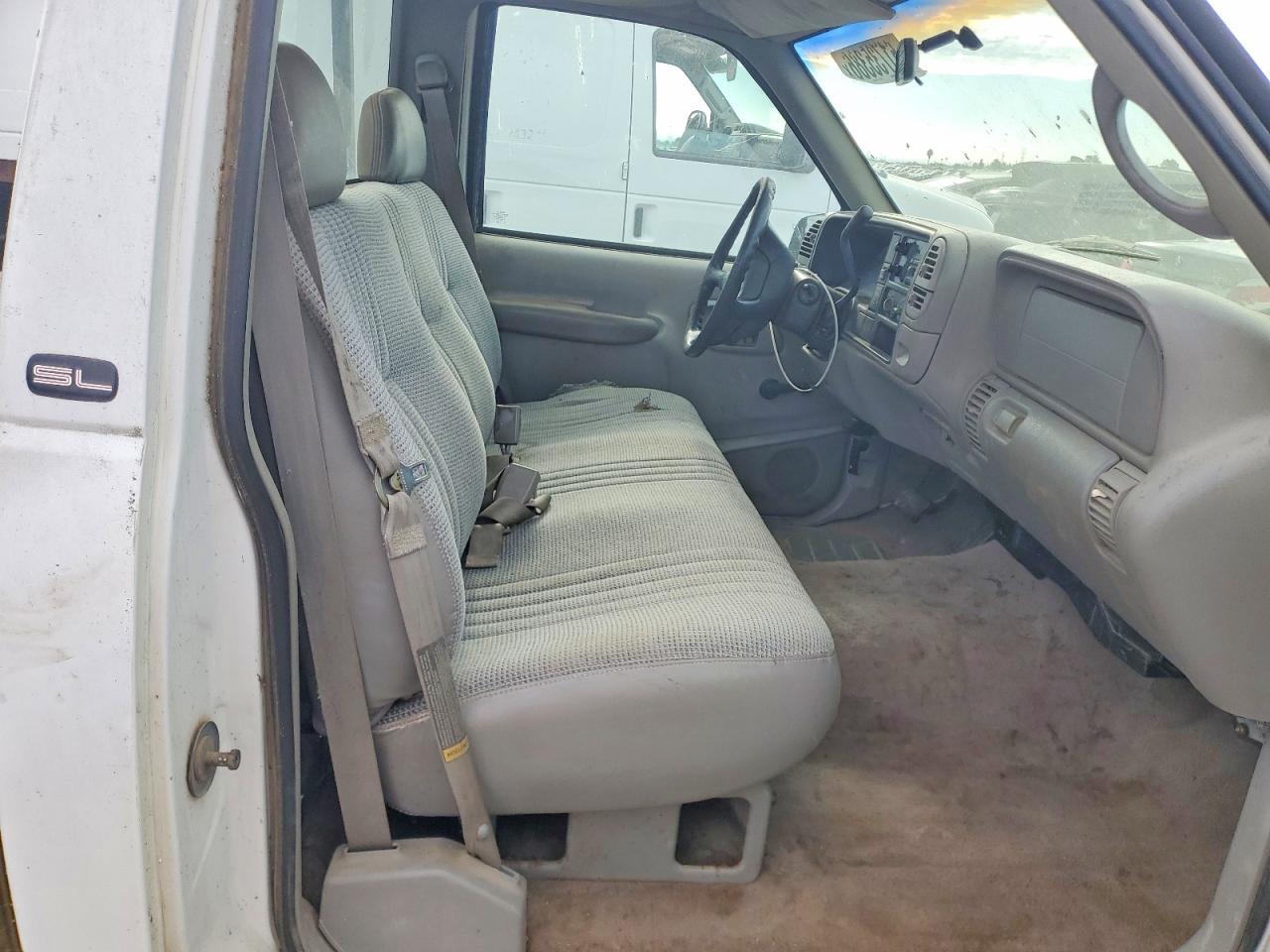 1997 Gmc Sierra C1500 White vin: 1GTEC14W0VZ508716