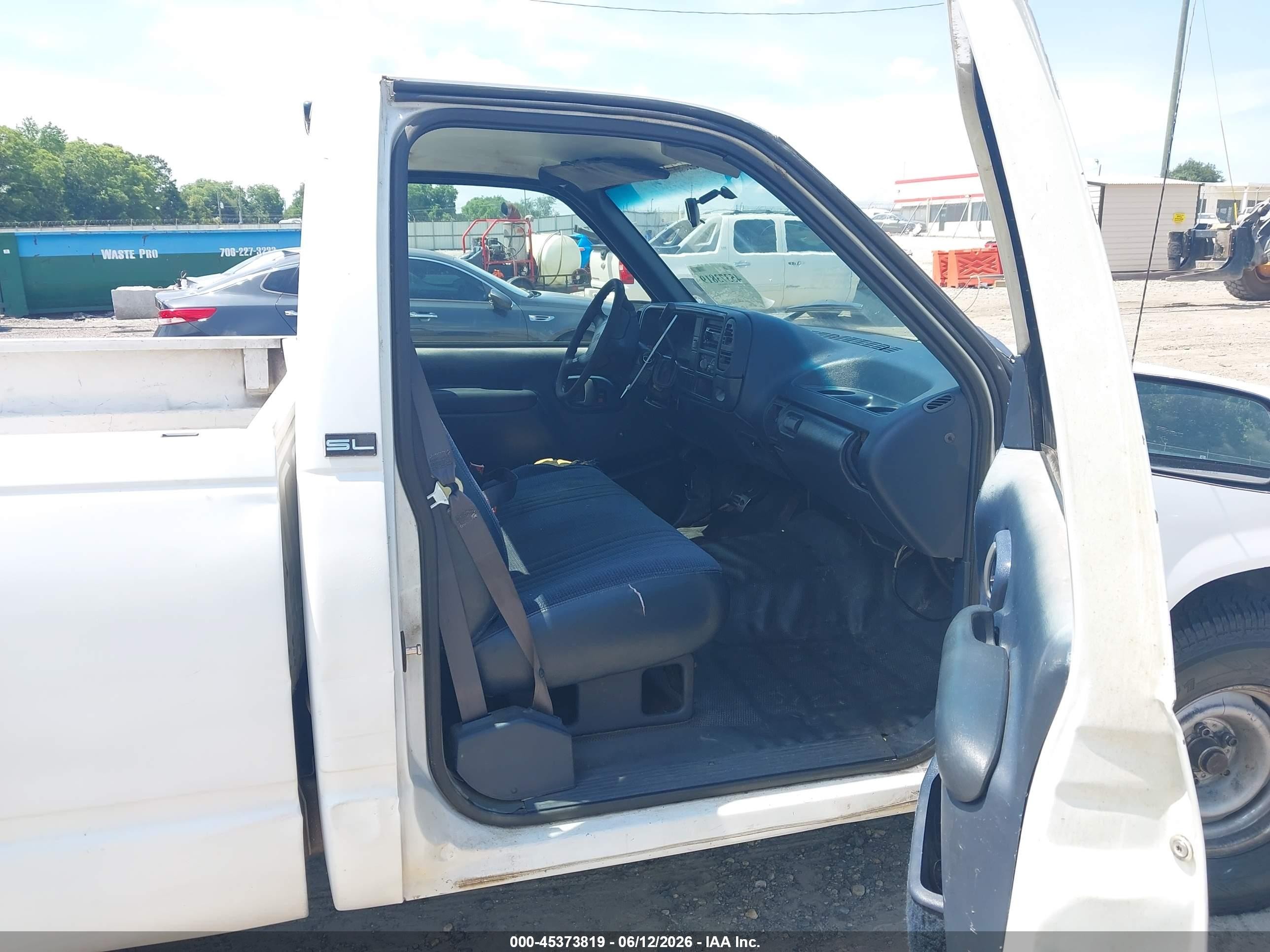 1996 Gmc Sierra C1500 White vin: 1GTEC14W2TZ518354