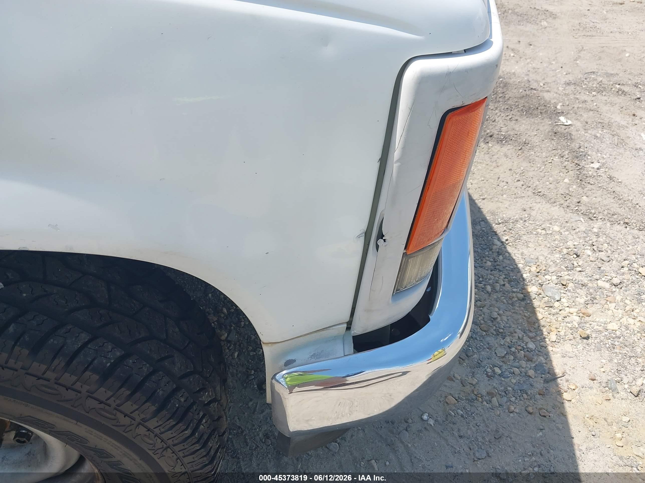 1996 Gmc Sierra C1500 White vin: 1GTEC14W2TZ518354