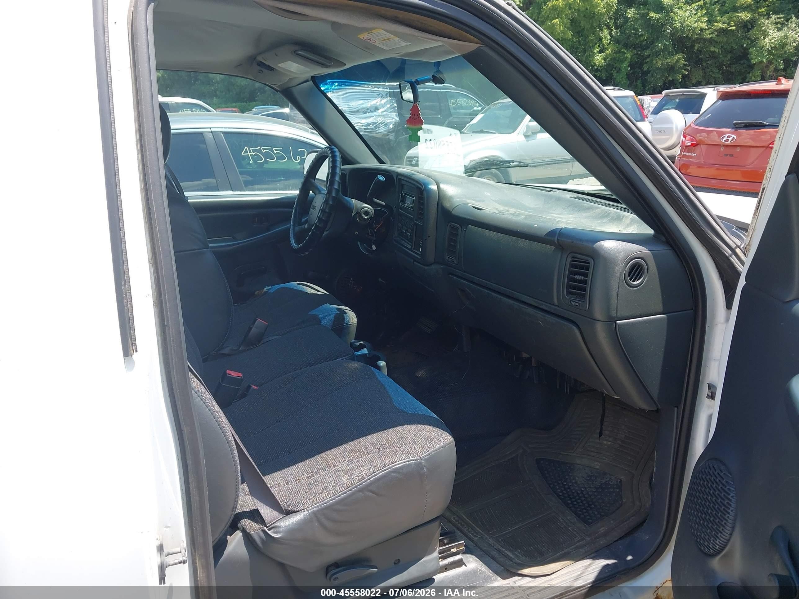 2002 Gmc Sierra 1500 Standard White vin: 1GTEC14W52Z160665
