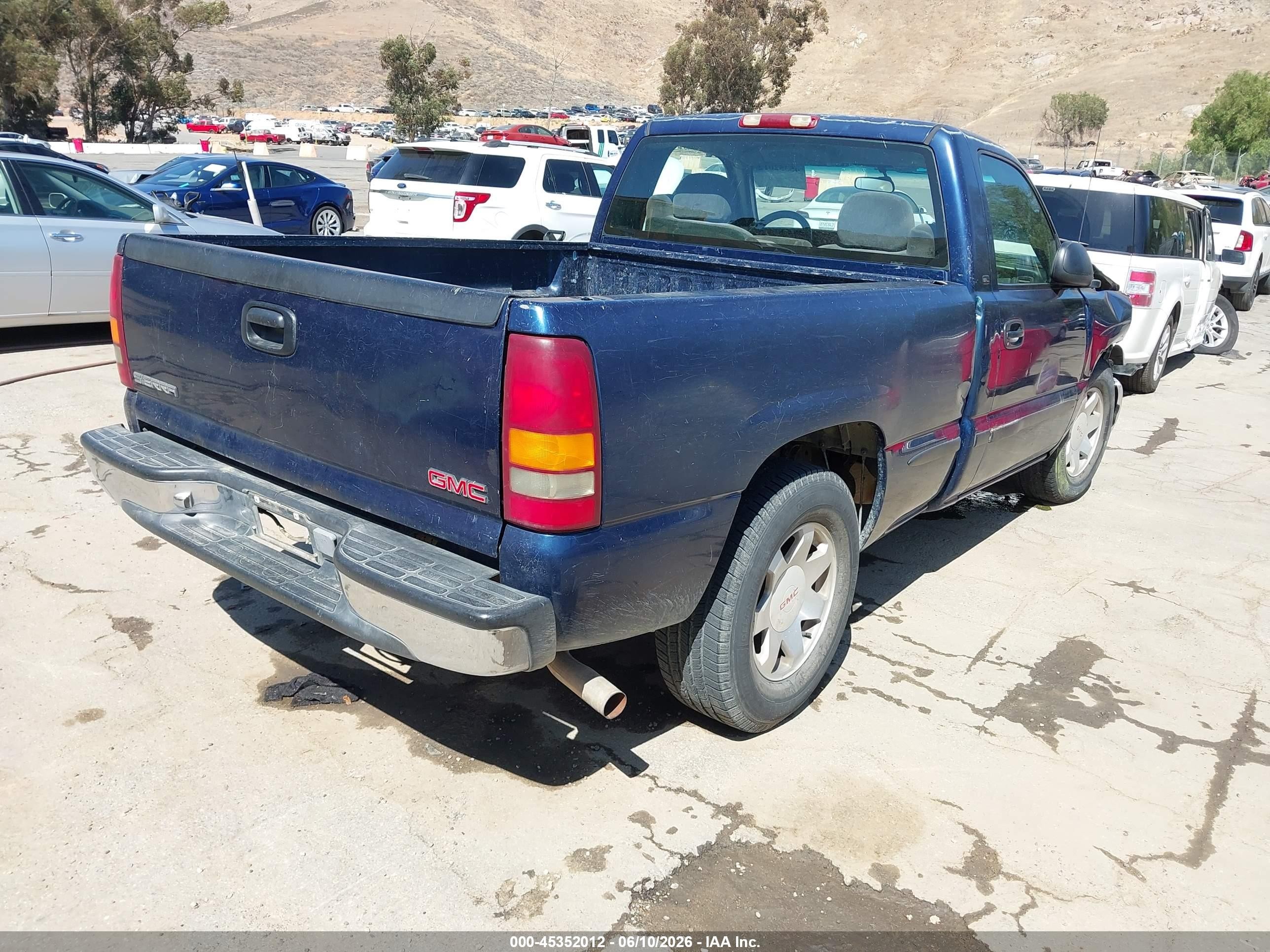 2000 Gmc Sierra 1500 Sl Blue vin: 1GTEC14W8YZ132853