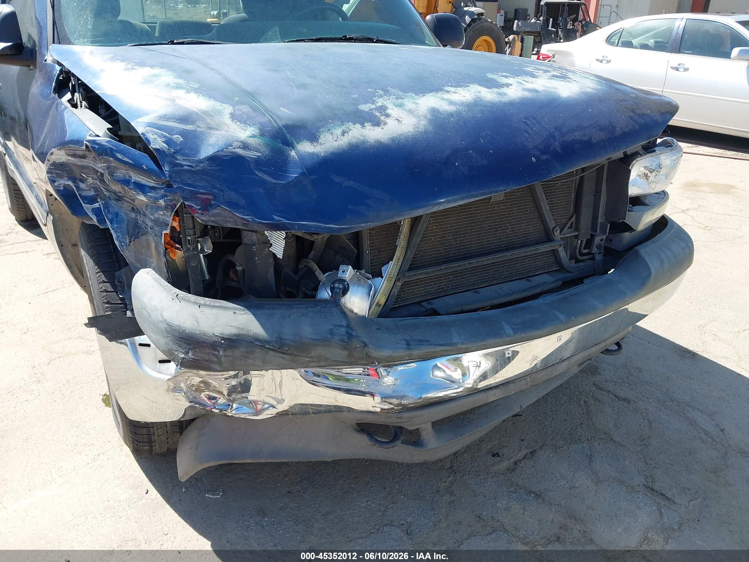 2000 Gmc Sierra 1500 Sl Blue vin: 1GTEC14W8YZ132853