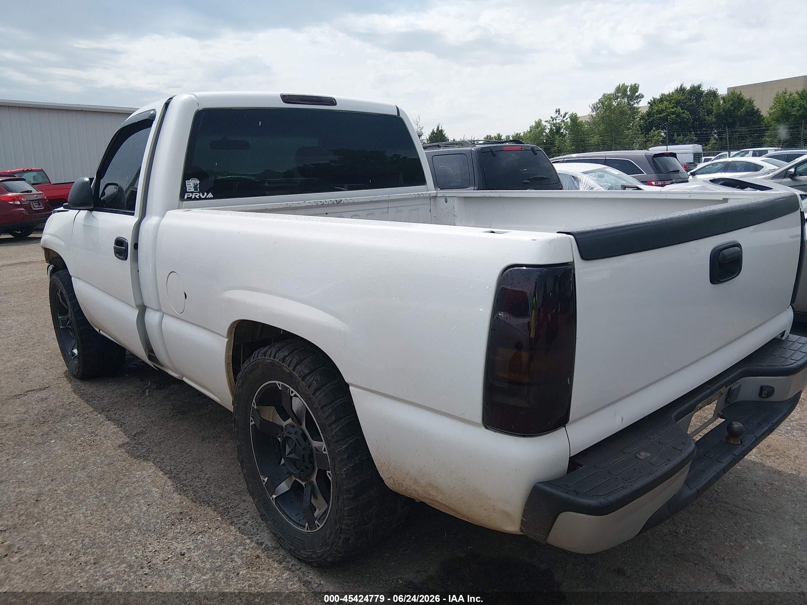 2002 Gmc Sierra 1500 Standard White vin: 1GTEC14W92Z101702