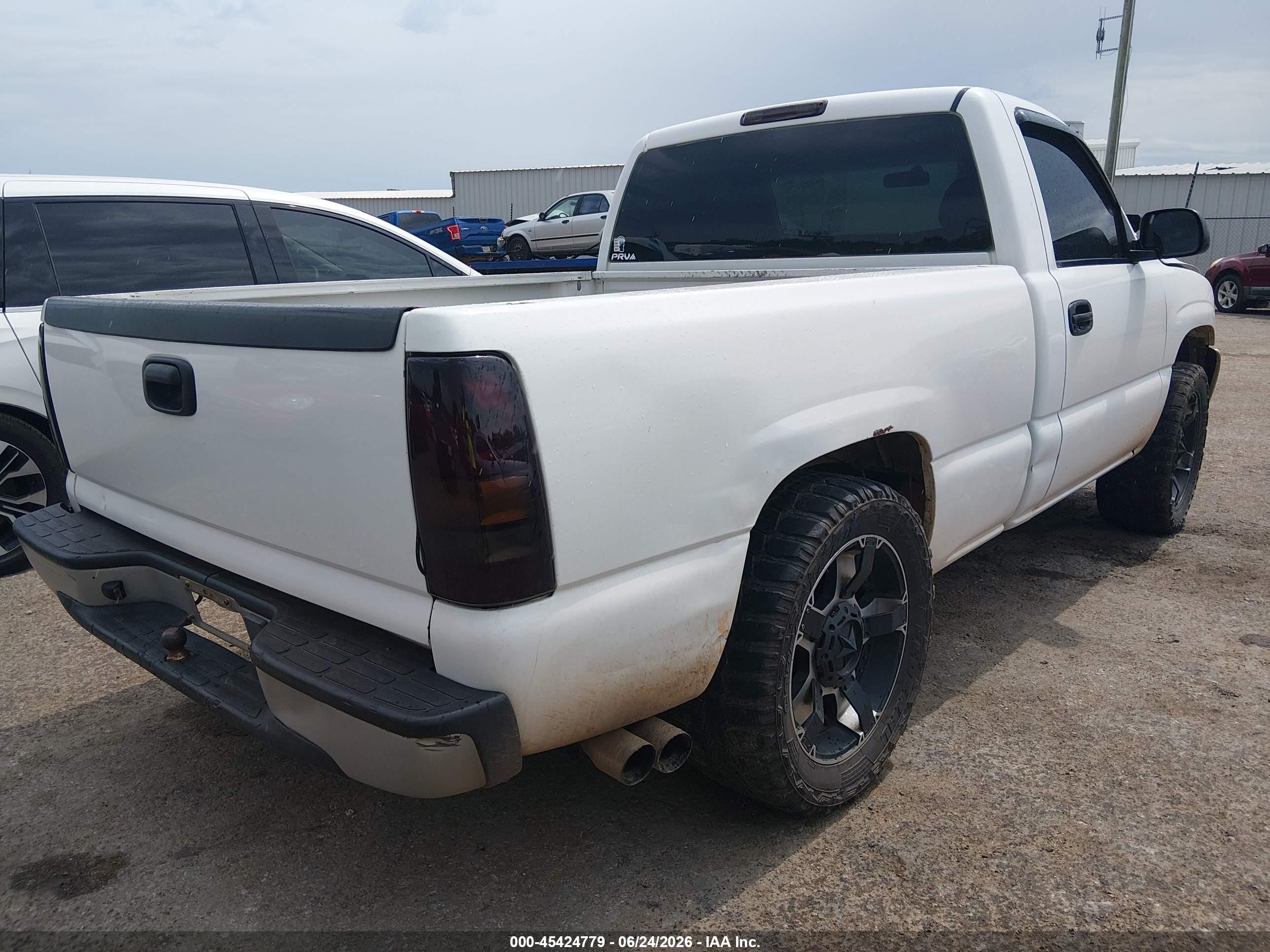 2002 Gmc Sierra 1500 Standard White vin: 1GTEC14W92Z101702