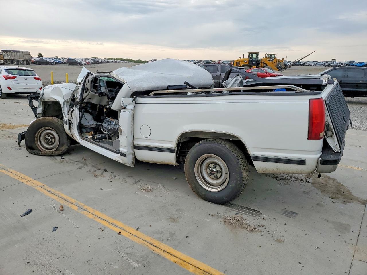 1998 Gmc Sierra C1500 White vin: 1GTEC14W9WZ552067