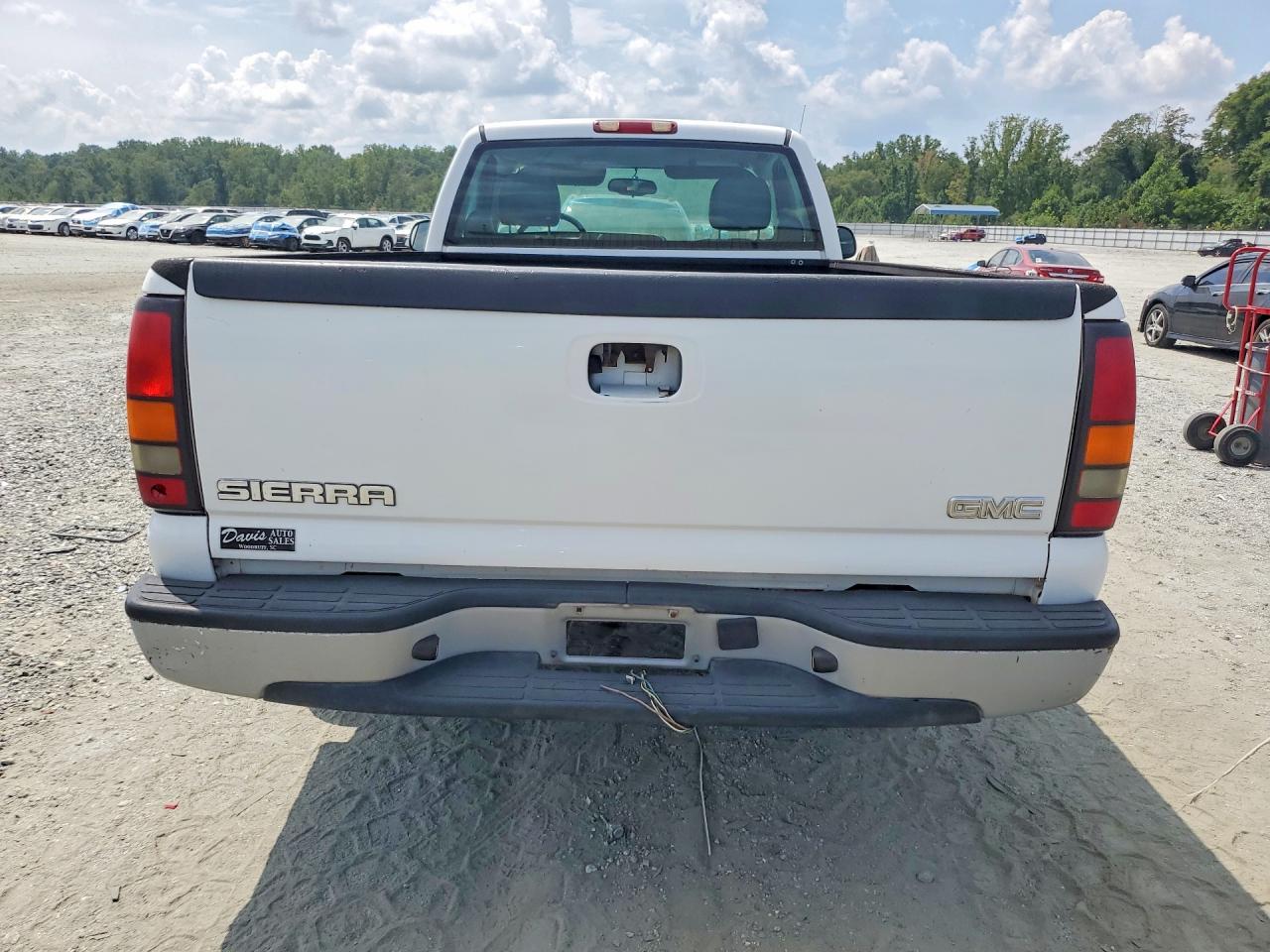 2004 Gmc New Sierra C1500 White vin: 1GTEC14X04Z236868