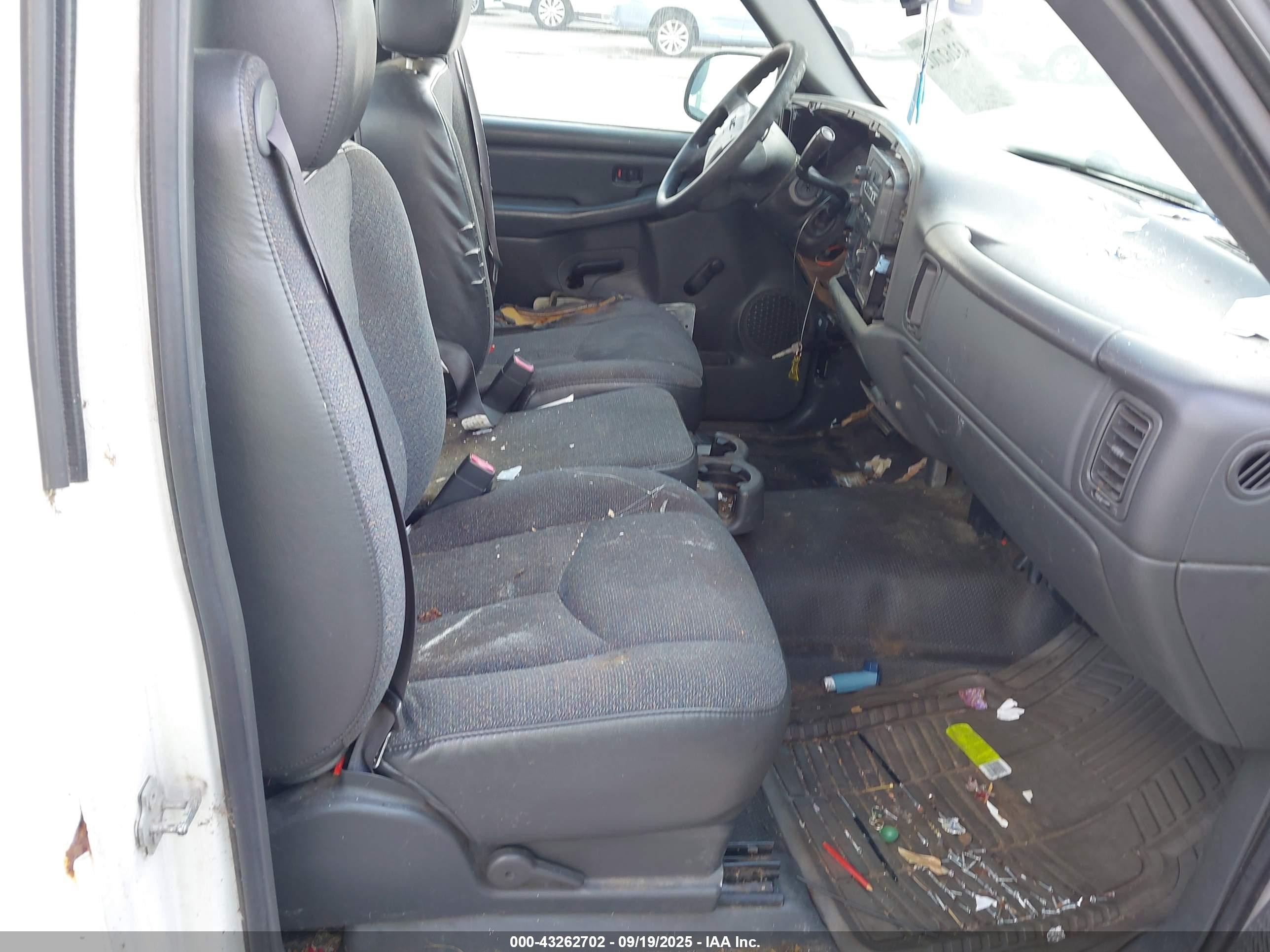 2005 Gmc Sierra 1500 Work Truck Белый vin: 1GTEC14X05Z218355