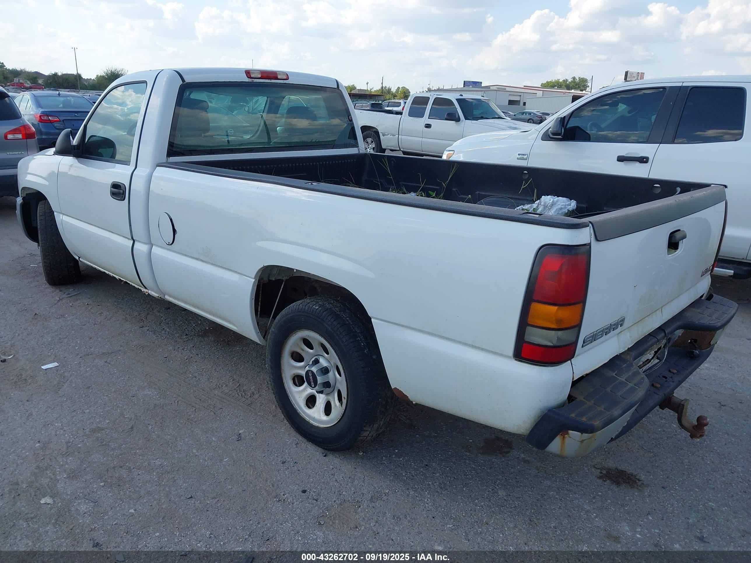2005 Gmc Sierra 1500 Work Truck Белый vin: 1GTEC14X05Z218355